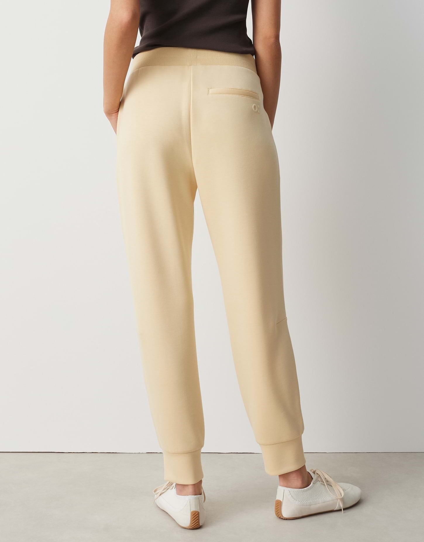 OPUS Stoffhose Myha Club mit samtiger Optik Schmal zulaufendes Bein, angeraute Oberfläche, weicher Griff