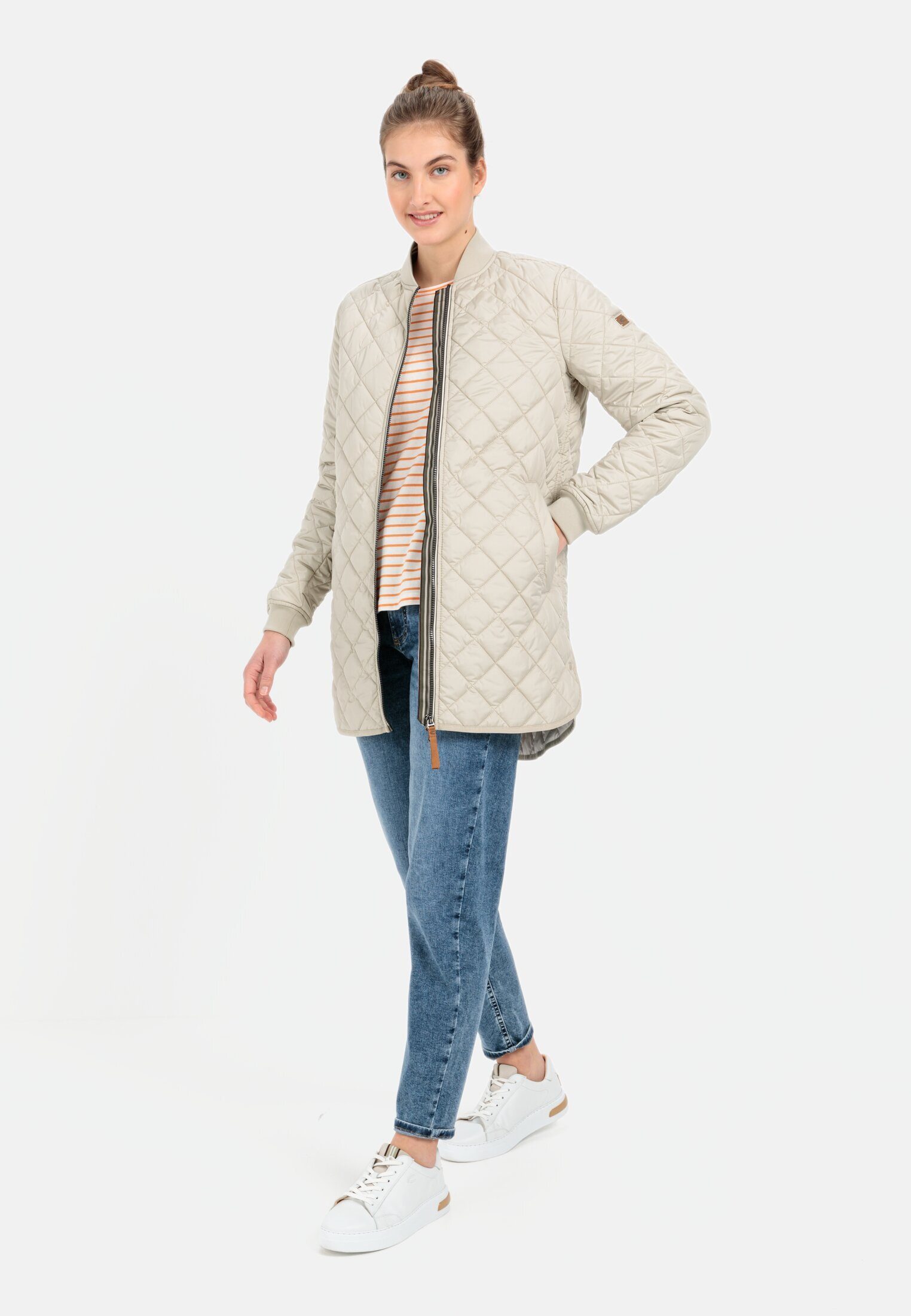camel active Steppmantel aus recyceltem Polyester Langarm Markenlabel