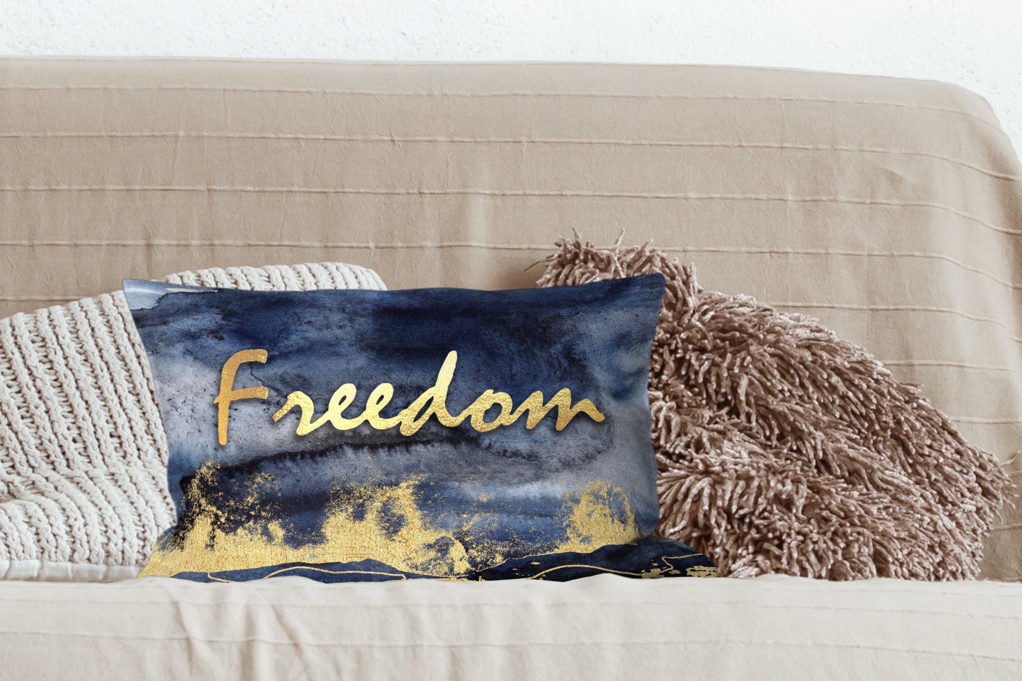 Freiheit - - Dekokissen Dekokissen Wohzimmer Zierkissen, Dekoration, Gold Schlafzimmer MuchoWow Schwarz, Füllung, - Zitat mit