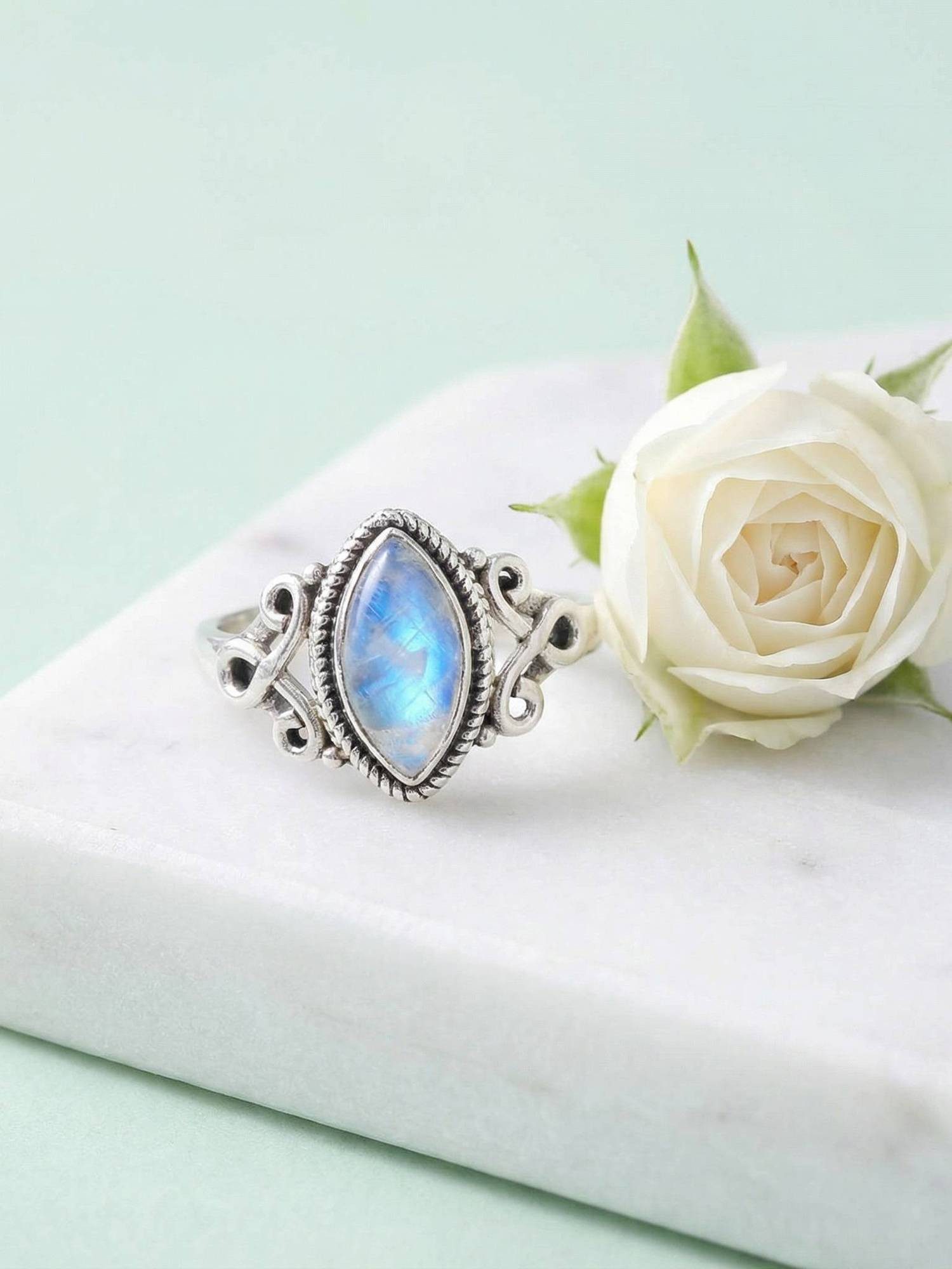 mantraroma Silberring BAGHIMI Ellipse aus 925 Silber mit Regenbogen Mondste günstig online kaufen