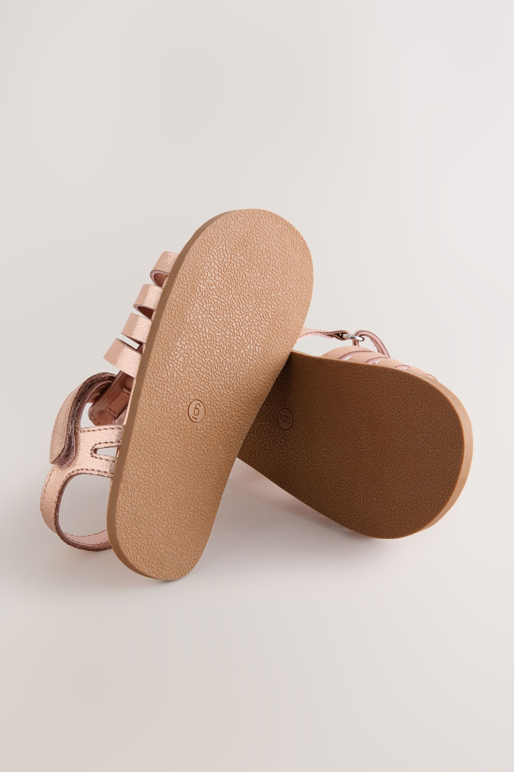 Next Sandalen mit Knöchelriemen und Klettverschluss Sandale (1-tlg)