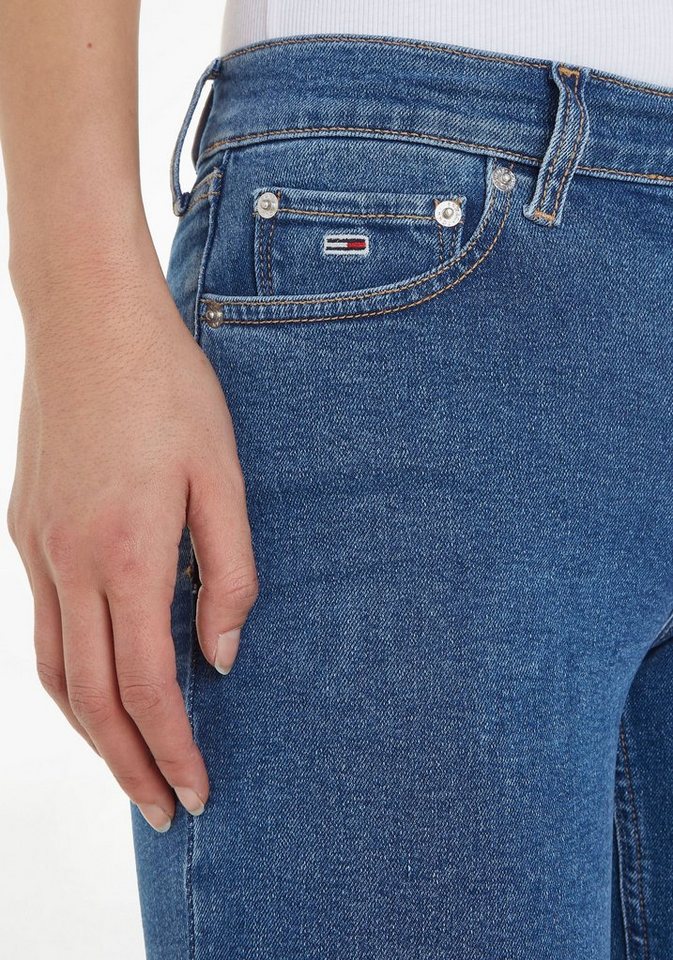 Tommy Jeans Bequeme Jeans Nora mit Ledermarkenlabel, Bequemer Tragekomfort  durch Elasthananteil