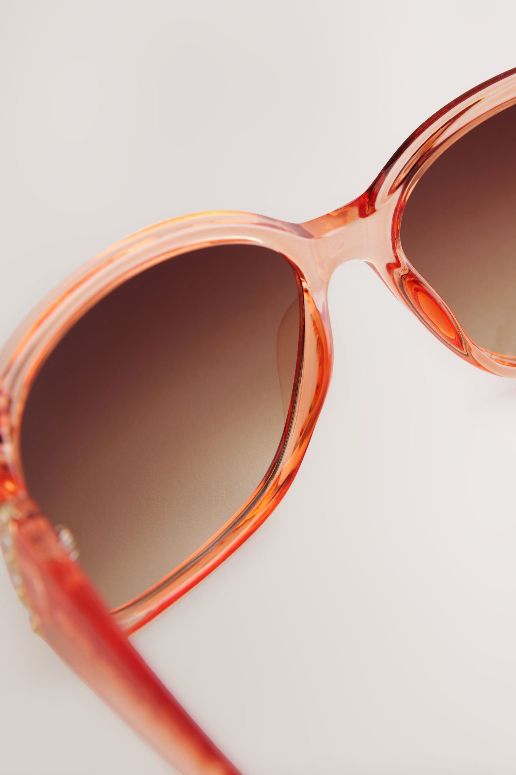 Next Sonnenbrille Verlaufgetönte Sonnenbrille mit Zierausschnitten (1-St)