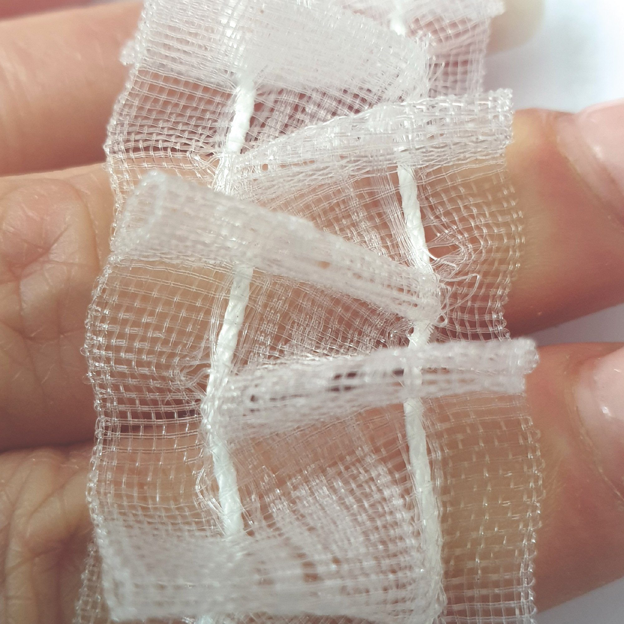 Bestlivings Smokband FM-25-1S, Gardinen, Vorhänge, Gardinenstoff, Gardinenband "Transparent" 25mm, Faltenband zum Aufnähen für Stoffe – Bild 3 von 5