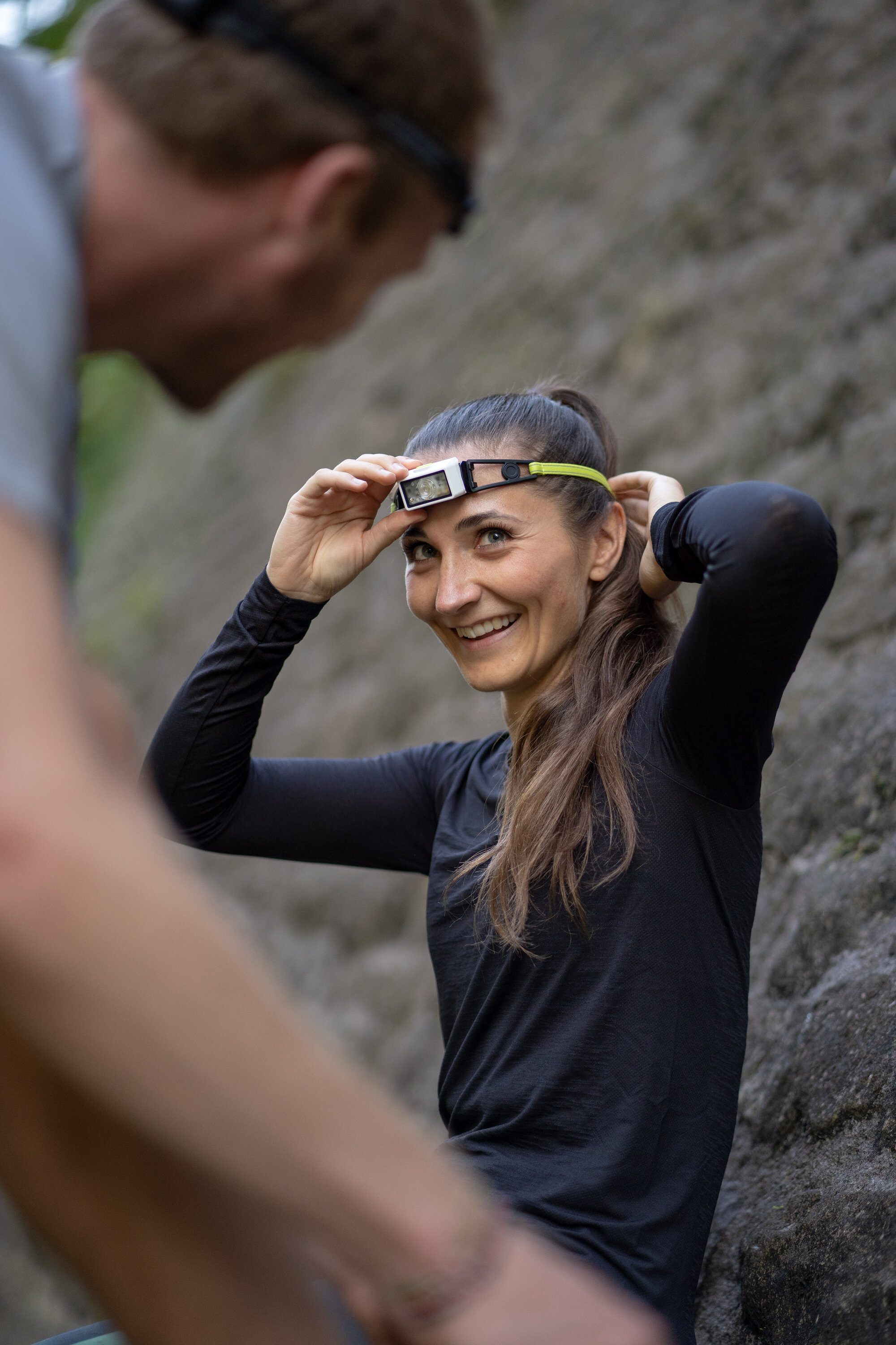 Ledlenser LED Stirnlampe NEO1R Grün, max 250 Lumen, 39g leicht, 80m Leuchtweite, bis 15 Std. Laufzeit, Akku
