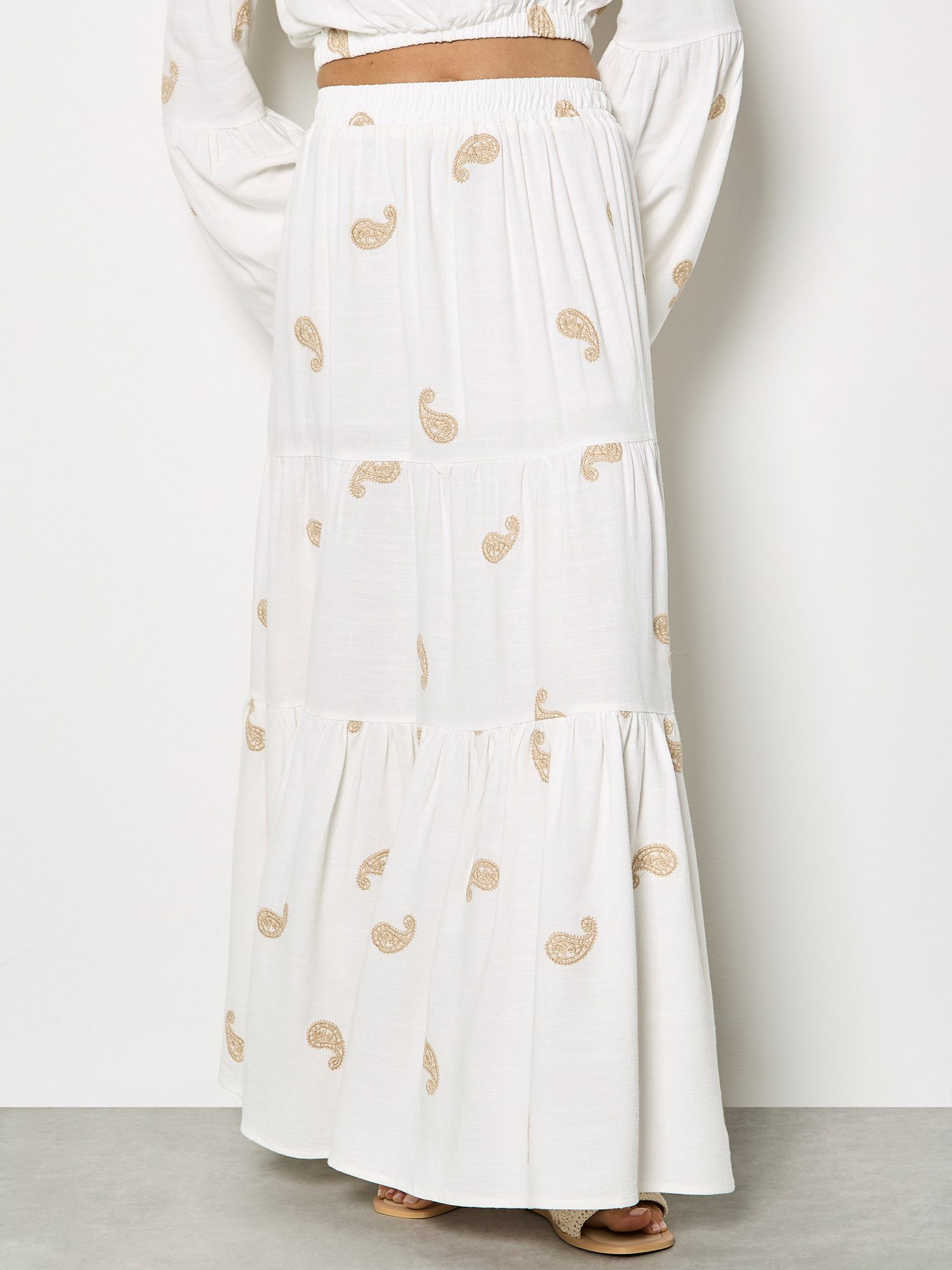 Apricot Maxirock Maxirock mit Paisley-Stickerei und Stufen Elastischer Bund günstig online kaufen