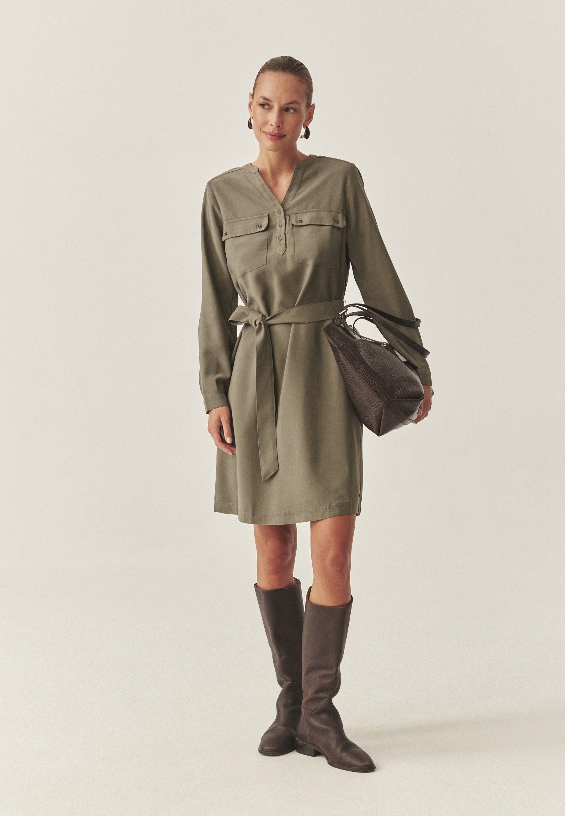 TATUUM Midikleid Stoffkleid Mit Gebundenem Gürtel - Kormo