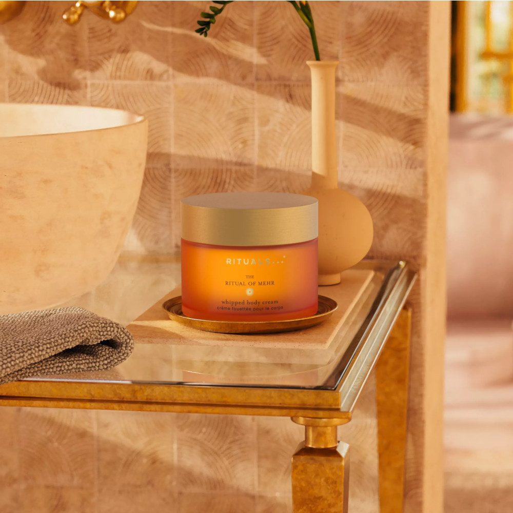 Rituals Körpercreme The Ritual of Mehr Whipped Body Cream – 220 ml, Glas, 1-tlg., Whipped Body Cream mit 48 h Pflege, energisierendem Duft & Refill-Glas
