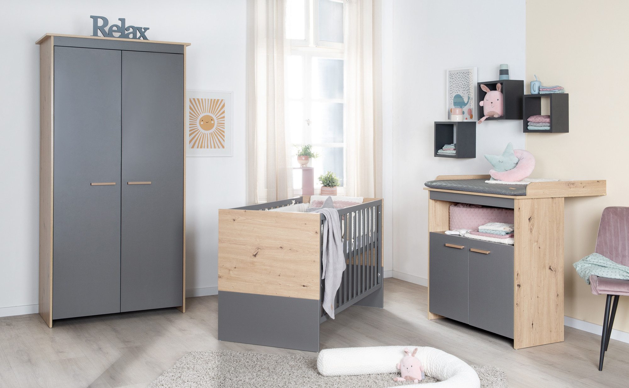 roba® Babyzimmer-Komplettset Anna - aus Holz - in Anthrazit mit Dekor Kent Eiche - moderne Optik, (3-teilig), Baby- & Beistellbett 60 x 120 cm, Wickelkommode & Kleiderschrank