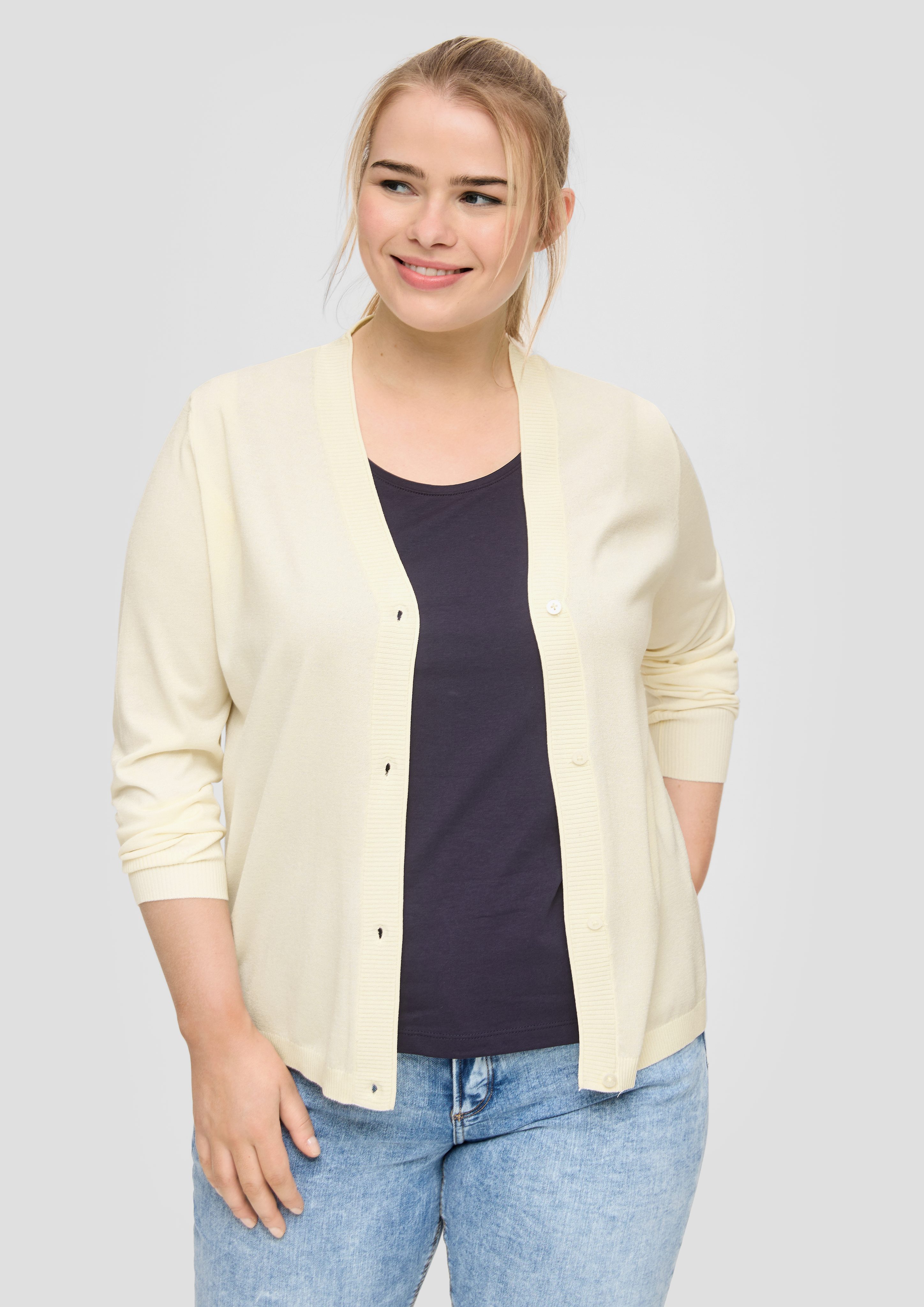 Strickjacke Strickjacke aus Viskosemix mit Rippbündchen