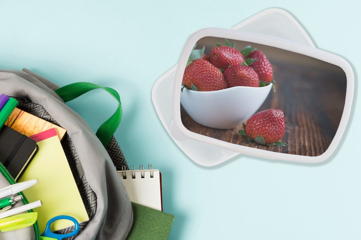 MuchoWow Lunchbox Erdbeere - für Brotdose, für - weiß Jungs Kunststoff, und (2-tlg), Obst, Brotbox Mädchen Kinder Erwachsene, und Schale