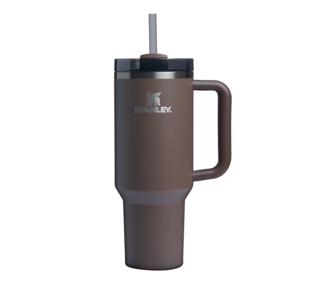 Stanley Quencher Tumbler mit geöffnetem Deckel zur Reinigung