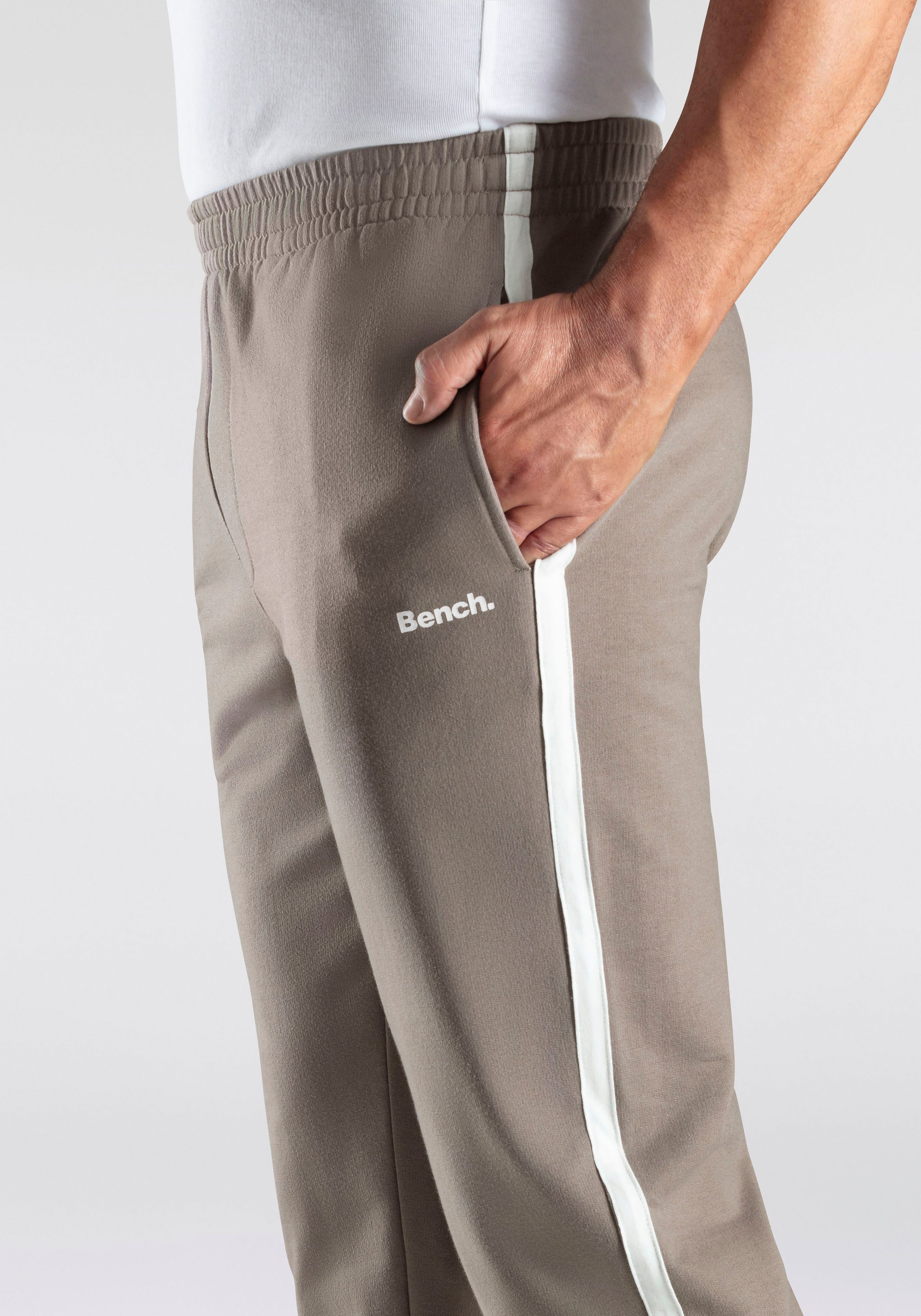 Bench. Loungewear Relaxhose lange Relaxhose, Sweathose aus leichter Sweat-Qualität – Bild 4 von 5