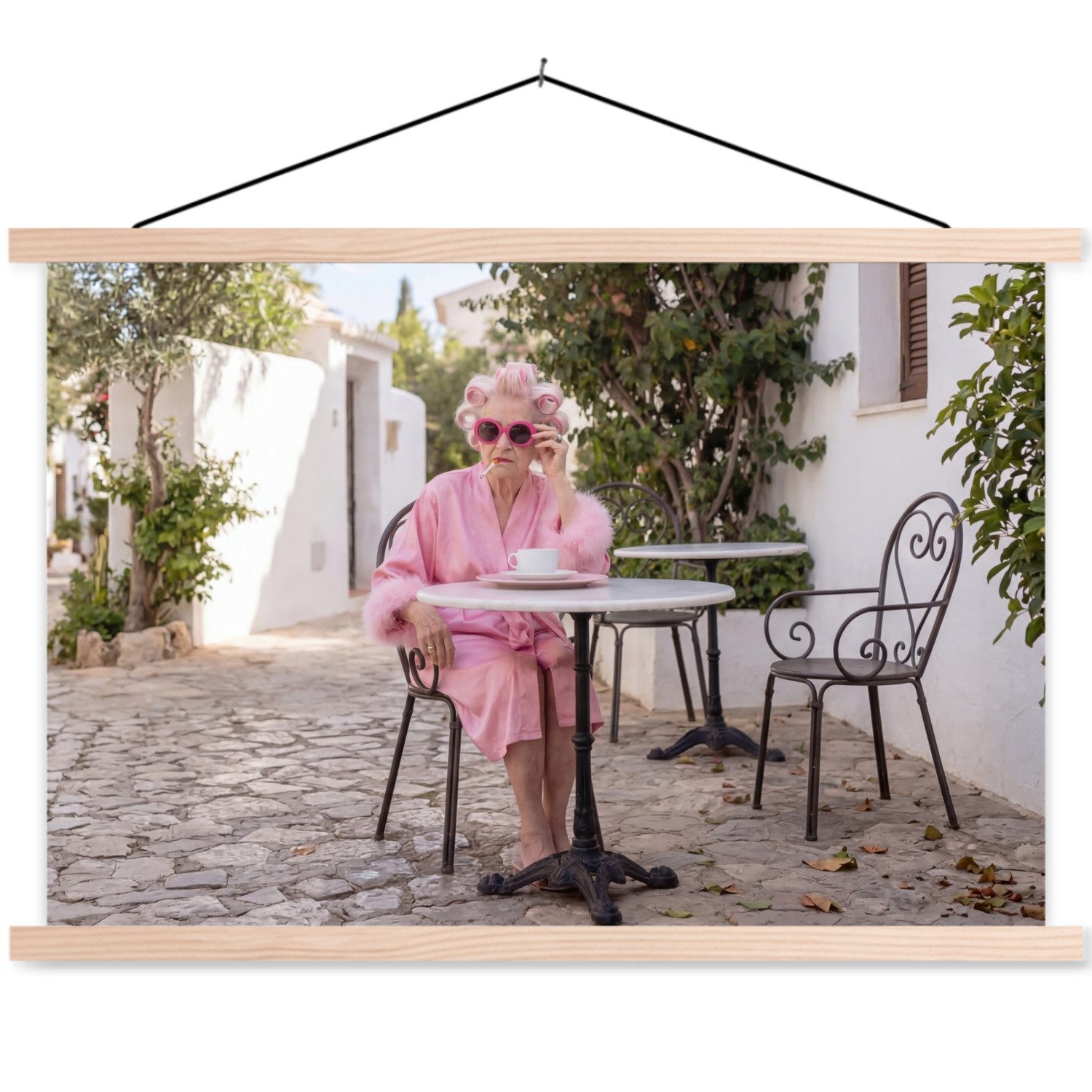 MuchoWow Poster Morgenmantel - Lockenwickler - Rosa, (1 St), Magnetische Posterleiste, Holzleisten, Textilposter, 150x100 cm