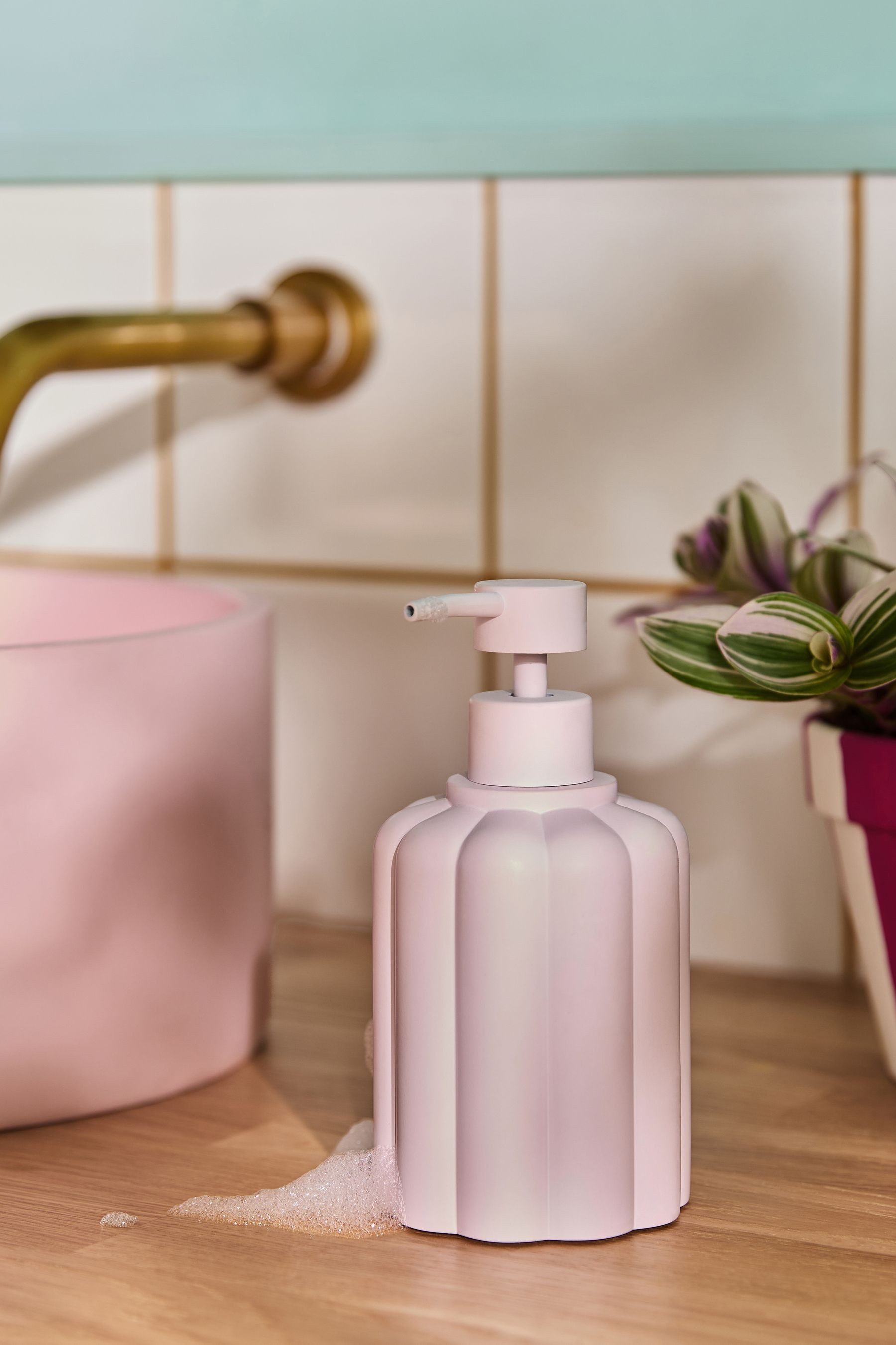 Next Seifenspender Geriffelter Seifenspender günstig online kaufen