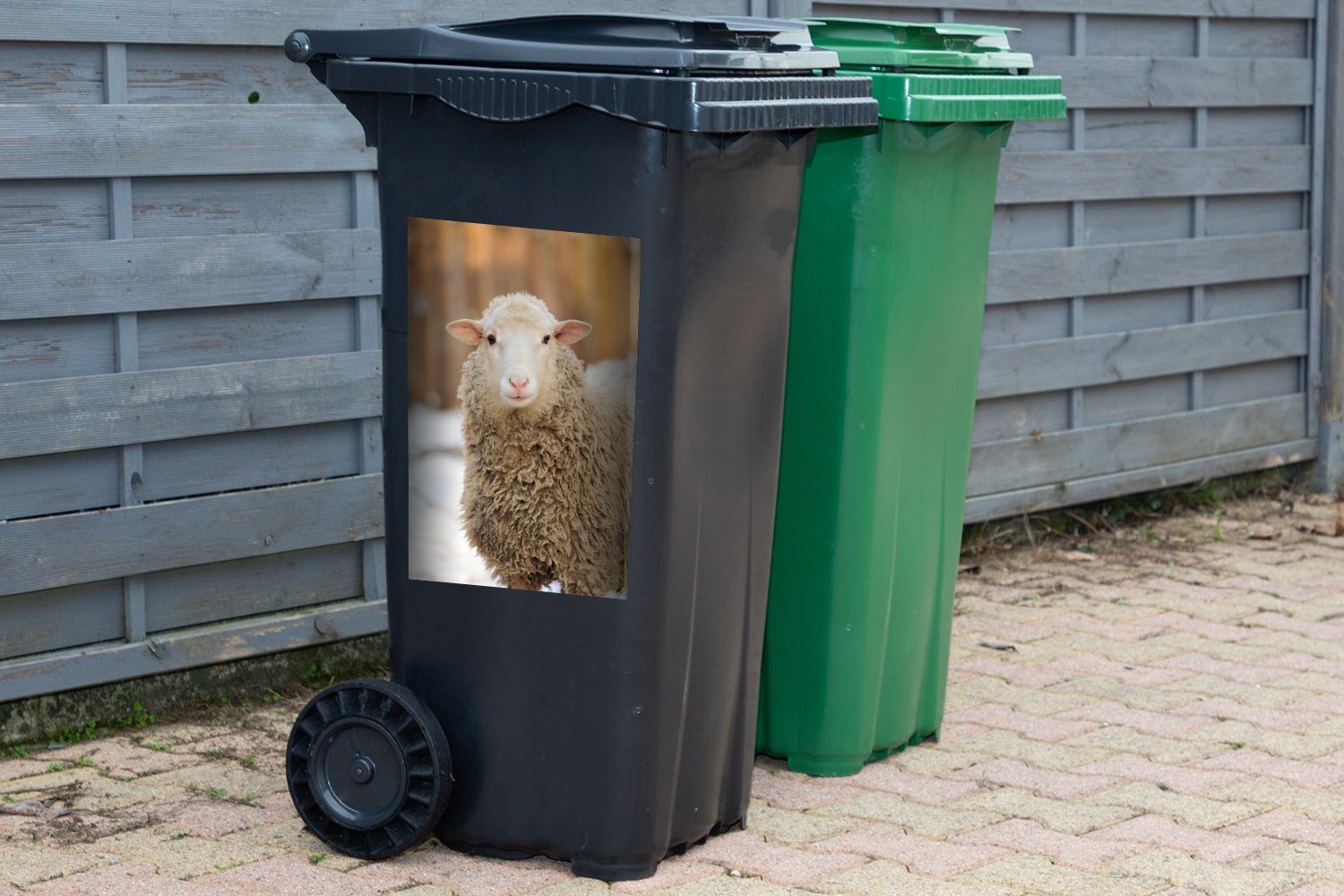 Mülltonne, Schnee - - Sticker, Container, St), Wolle Wandsticker Abfalbehälter Schafe (1 MuchoWow Mülleimer-aufkleber,