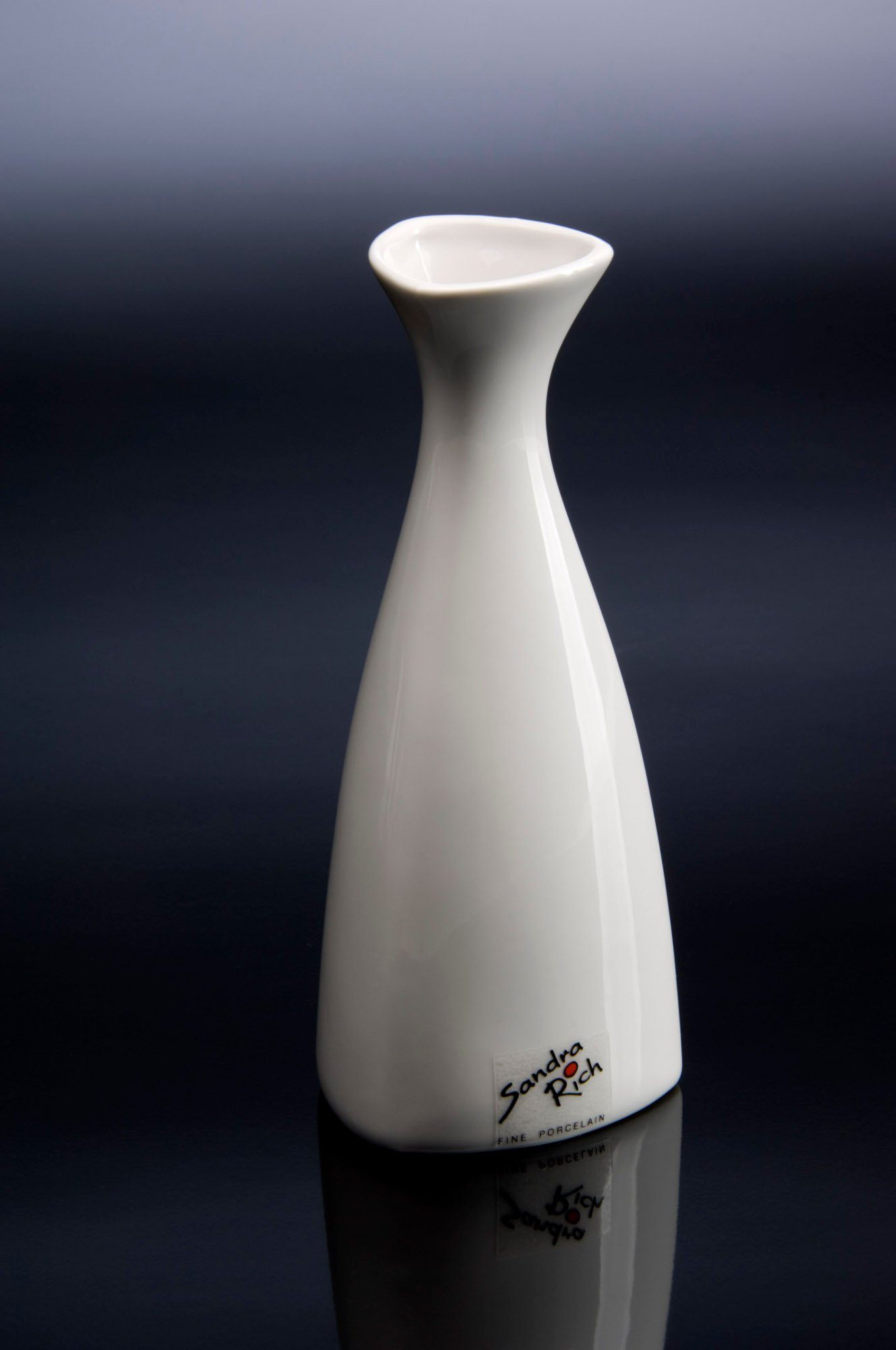 Sandra Rich Dekovase Porzellanvase Triangle weiß konkav 14 cm Ø 6 cm von Sandra Rich