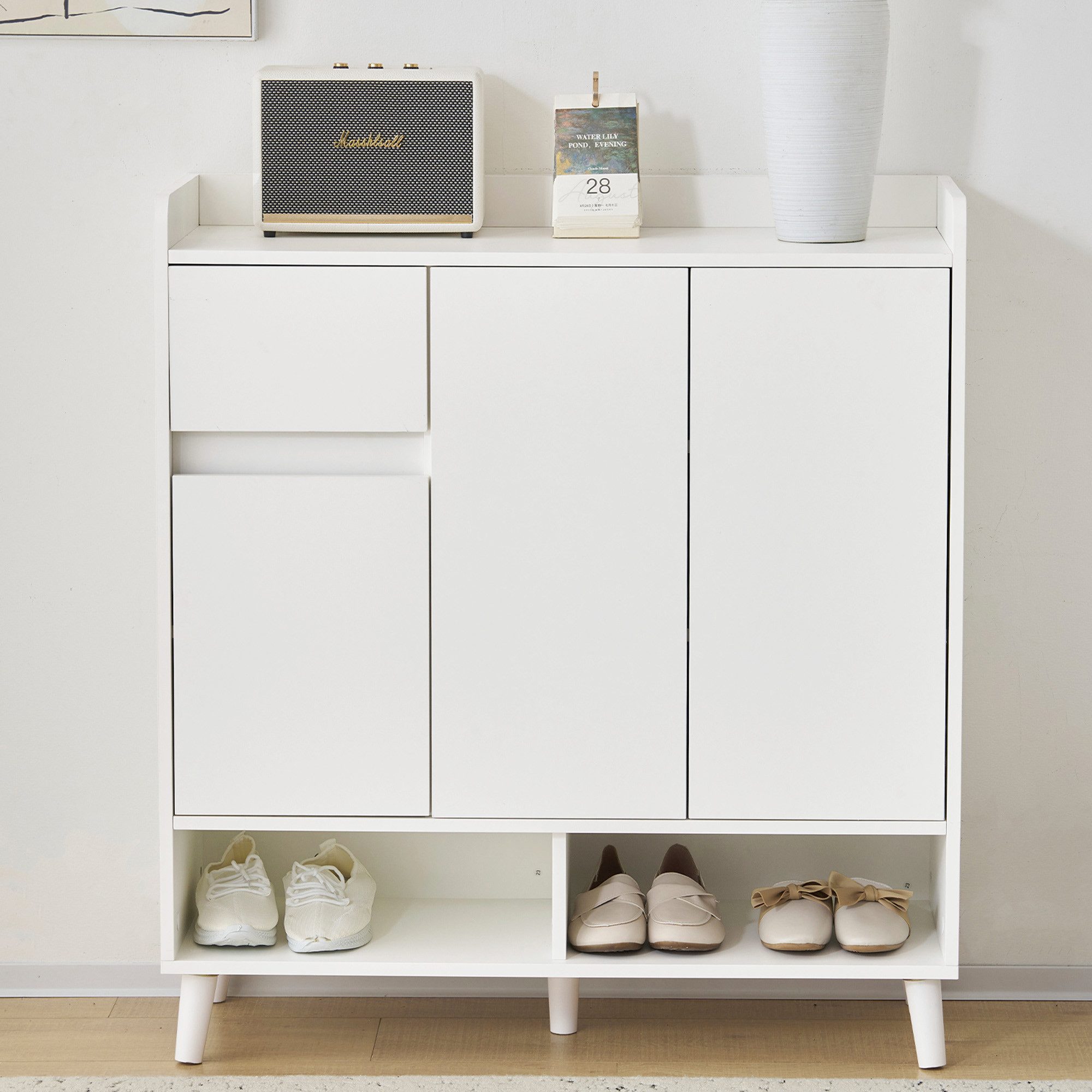 Celya Schuhschrank Kommode mit verstellbaren Einlegeböden (Maße: H99 cm x B90 cm x T35 cm) Minimalistischer Home Organizer mit Massivholzbeinen