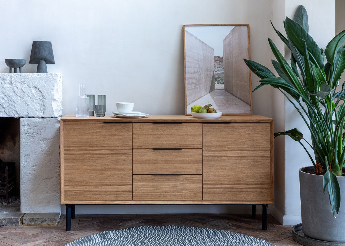 Woodek Design Sideboard BERGEN aus massiver Eiche und Eichenfurnier, Türen mit Einlegeboden (15 cm hohe Metallfüße, 1 St., 2 Schubladen mit hochwertigen Metallschienen), Breite 150 cm, Tiefe 43 cm, Höhe 80 cm
