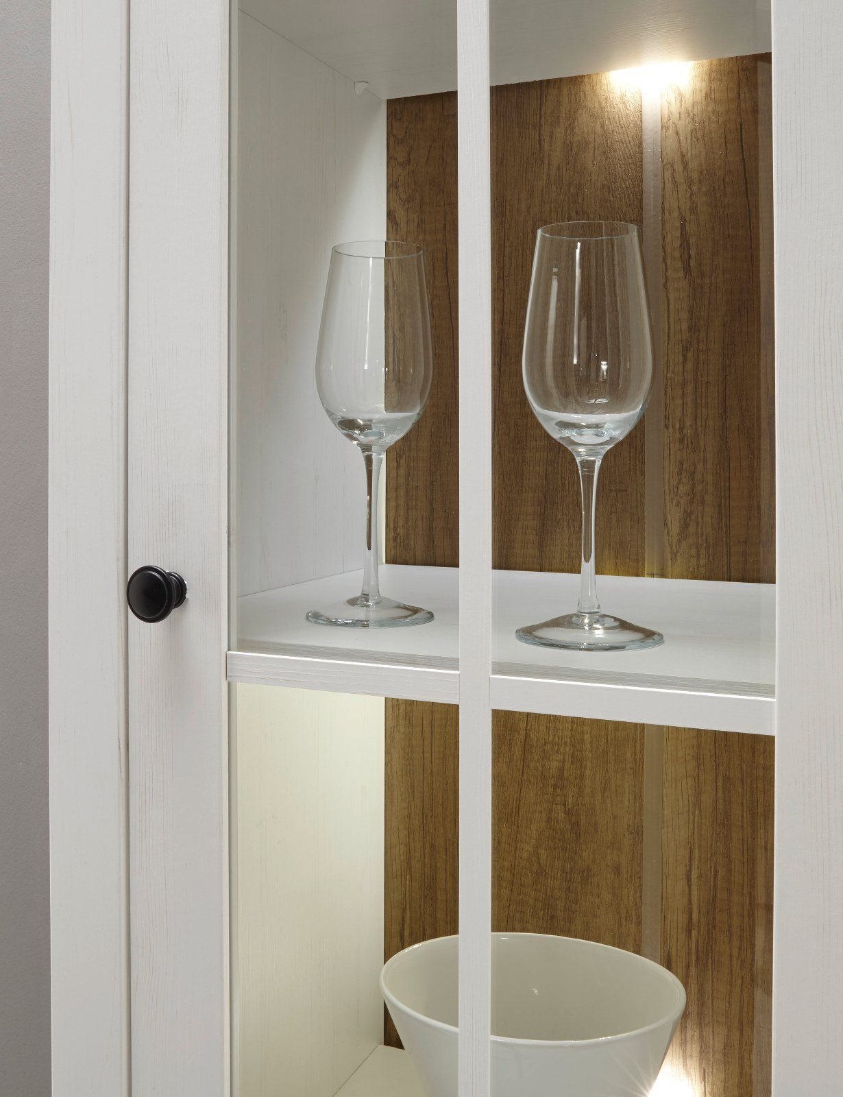 Furn.Design Wohnwand Seyne, (in Pinie weiß mit Eiche hell, Set 4-teilig, ca. 270 x 198 cm), moderner Landhausstil mit gekälter Optik