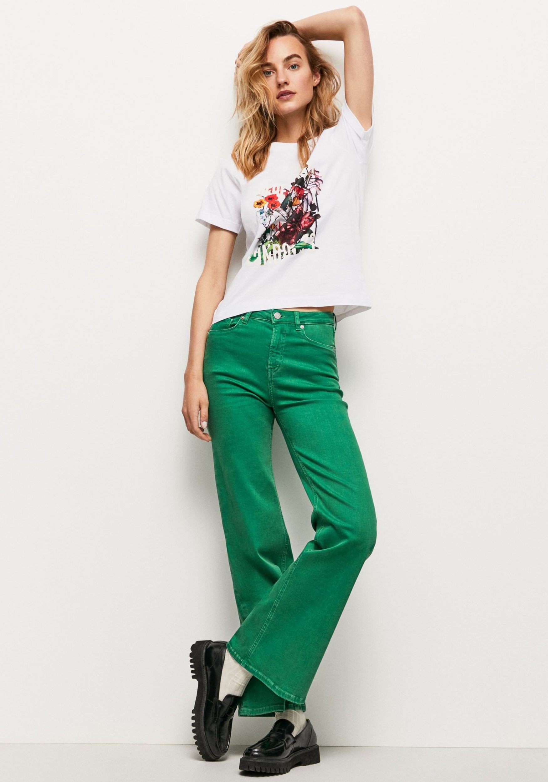 Pepe markentypischem Frontprint in T-Shirt Passform tollem und mit Jeans oversized 800WHITE