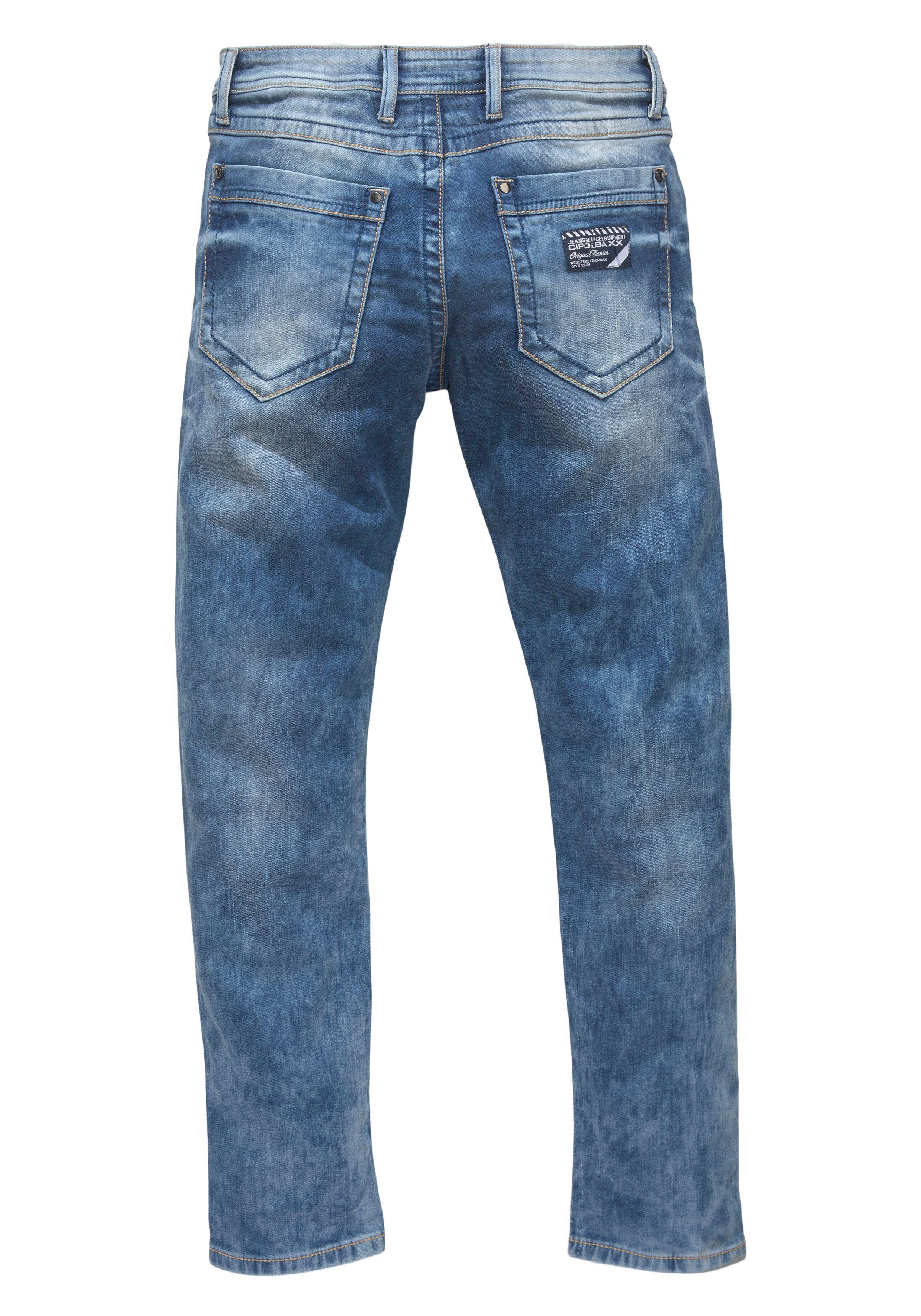 Cipo & Baxx Regular-fit-Jeans mit markanter blue Waschung