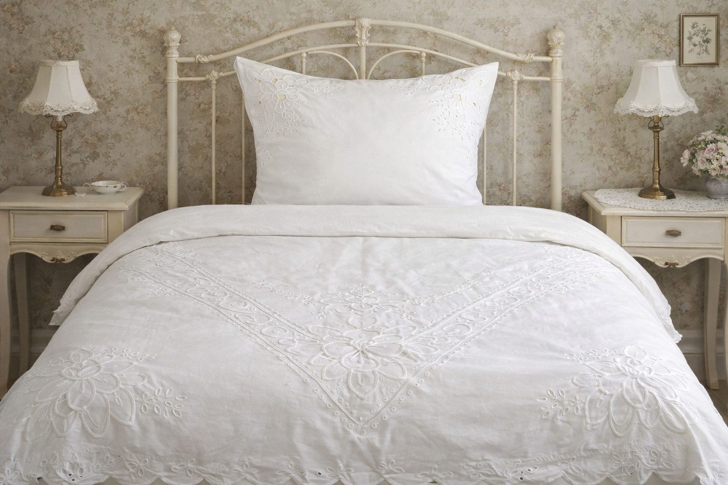 HOSSNER - HOMECOLLECTION Bettwäsche Palermo 135x220 cm, Baumwolle, 1 teilig, Vintage romantisch weiß Baumwolle