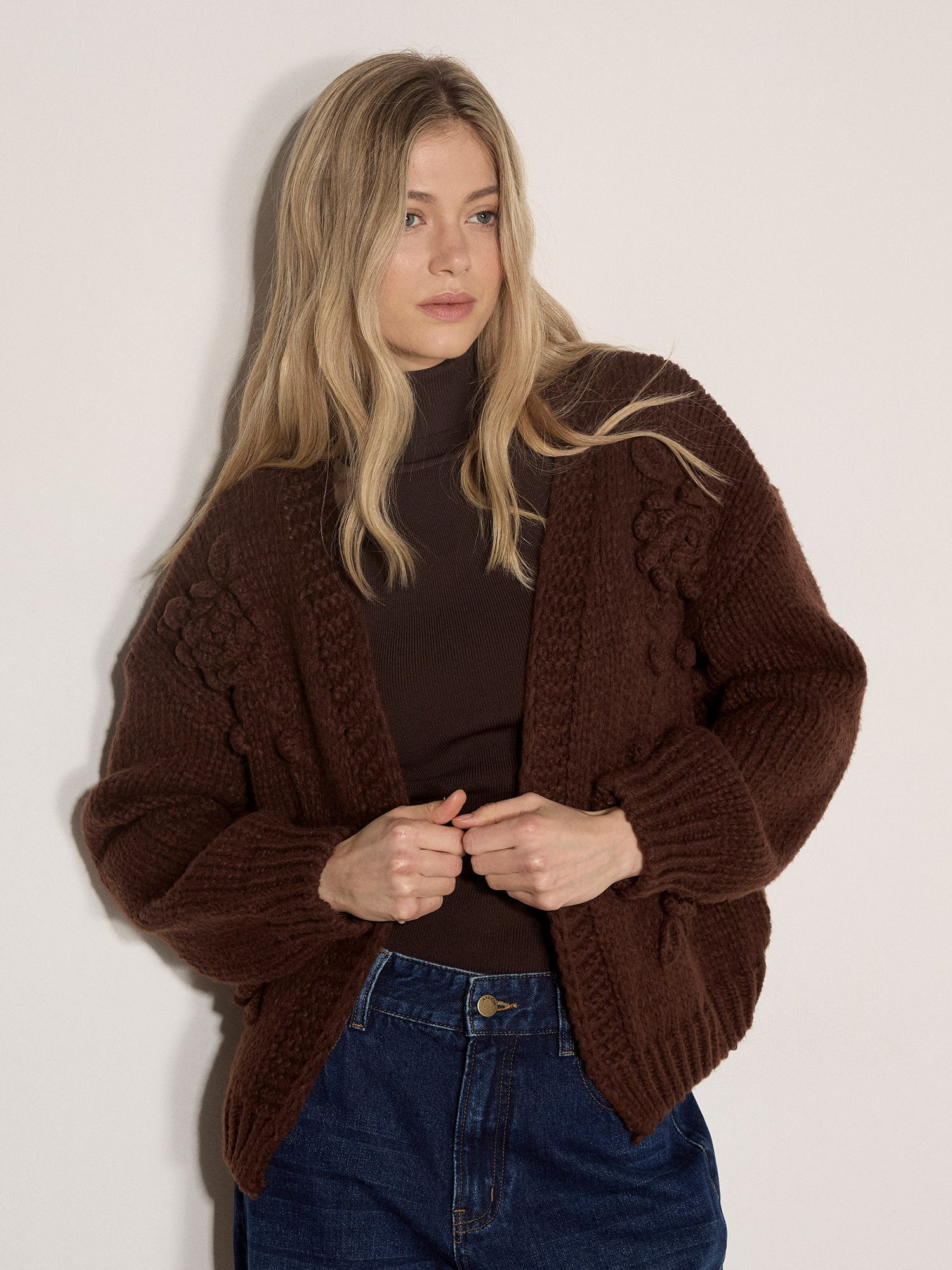 Apricot Cardigan Cardigan mit Rosenapplikation mit Häkelverzierung