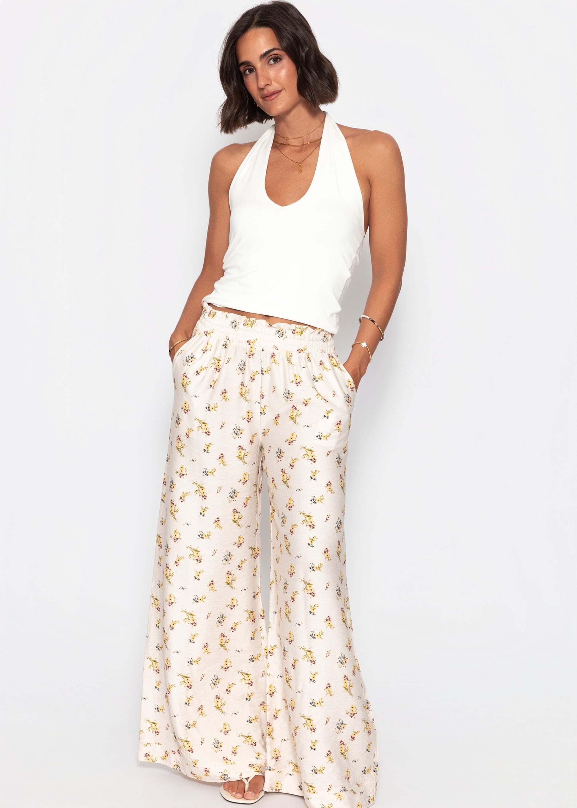 SASSYCLASSY Stoffhose Palazzo Hose mit floralem Print für Damen Sommerliche Hose mit weitem Bein und elastischem Bund Hellbeige