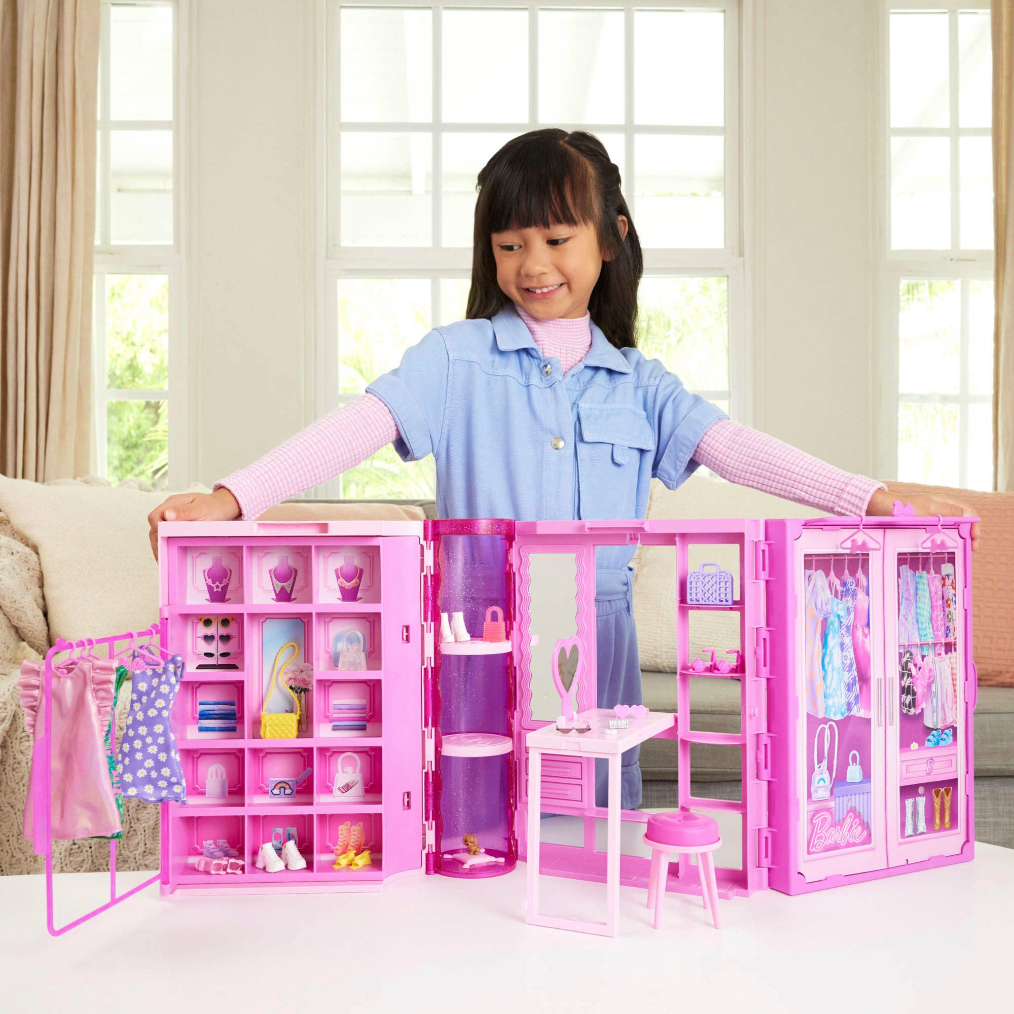 Barbie Spielwelt Traumkleiderschrank mit Modepuppe