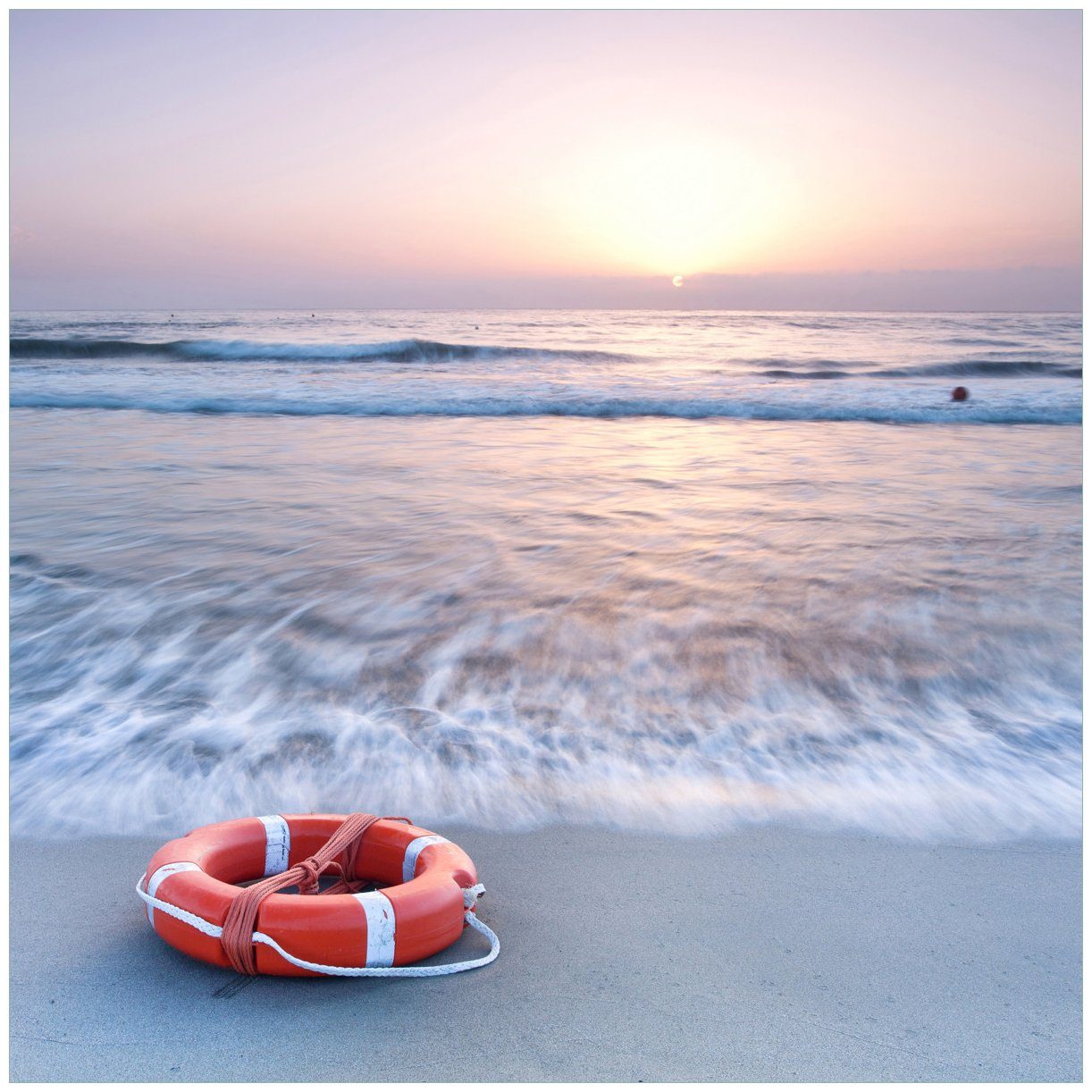 Wallario Tischplatte Rettungsring am Strand bei Sonnenuntergang (1 St), für Ikea Lack Tisch geeignet