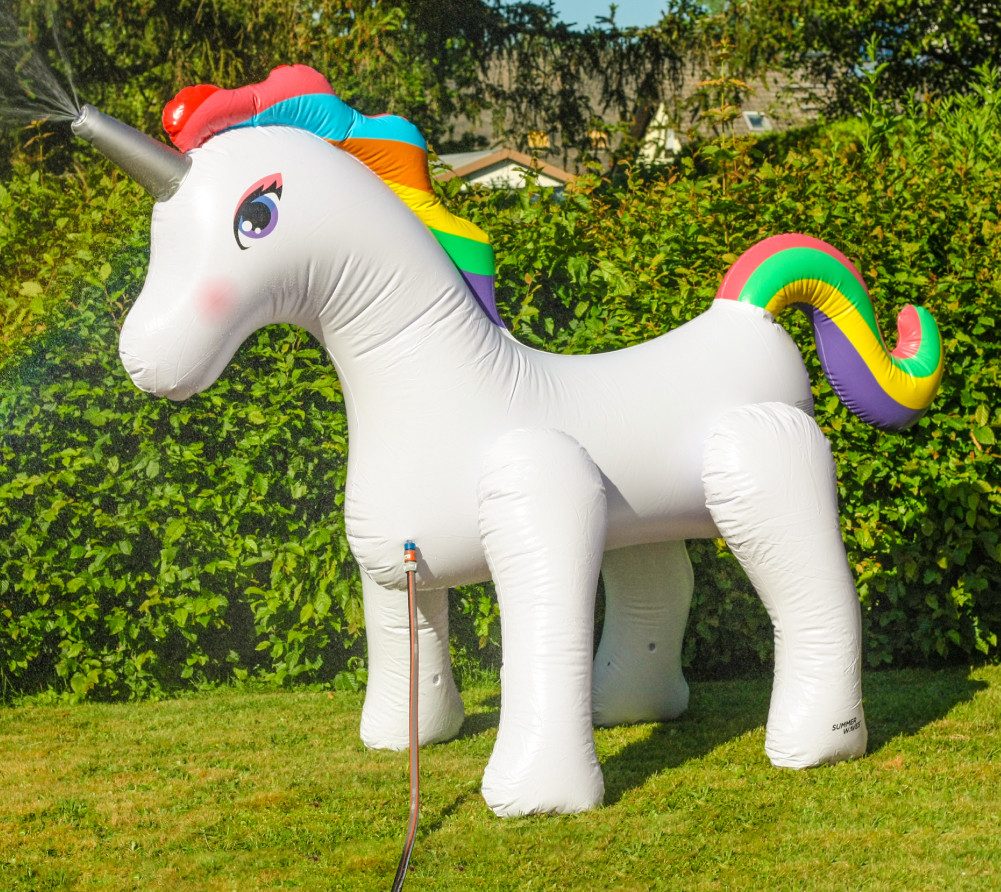 SUMMER WAVES Spiel-Wassersprenkler Wassersprinkler Einhorn (1-tlg), Ab 3 Jahren, Spritzige Erfrischung, LxHxB 284x127x211cm