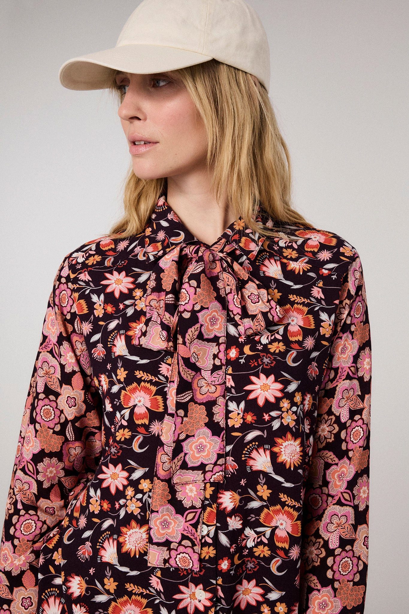 Himalaya Clothing Langarmbluse Damen mit verspieltem Blumenprint - Schluppe günstig online kaufen