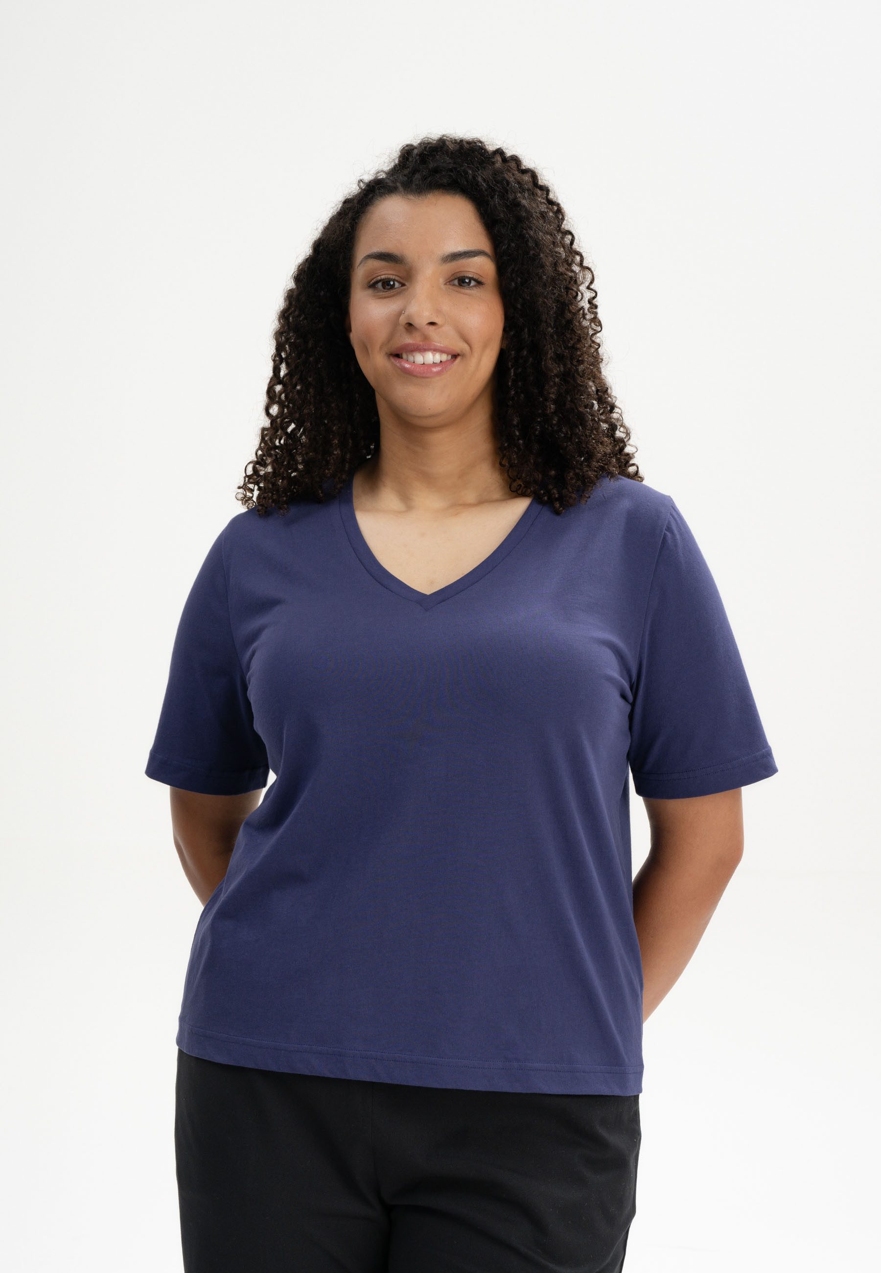 MELA Kurzarmshirt V-Neck T-Shirt Style ANKITA Kragen aus Single Jersey