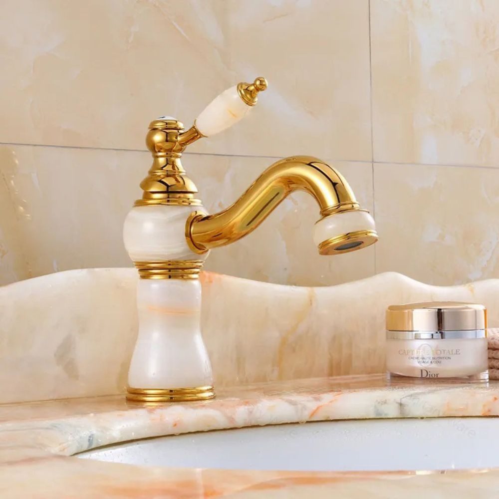 Kinaree Badarmatur Retro Wasserhahn Marmor weiß Messing, Marmor, poliert