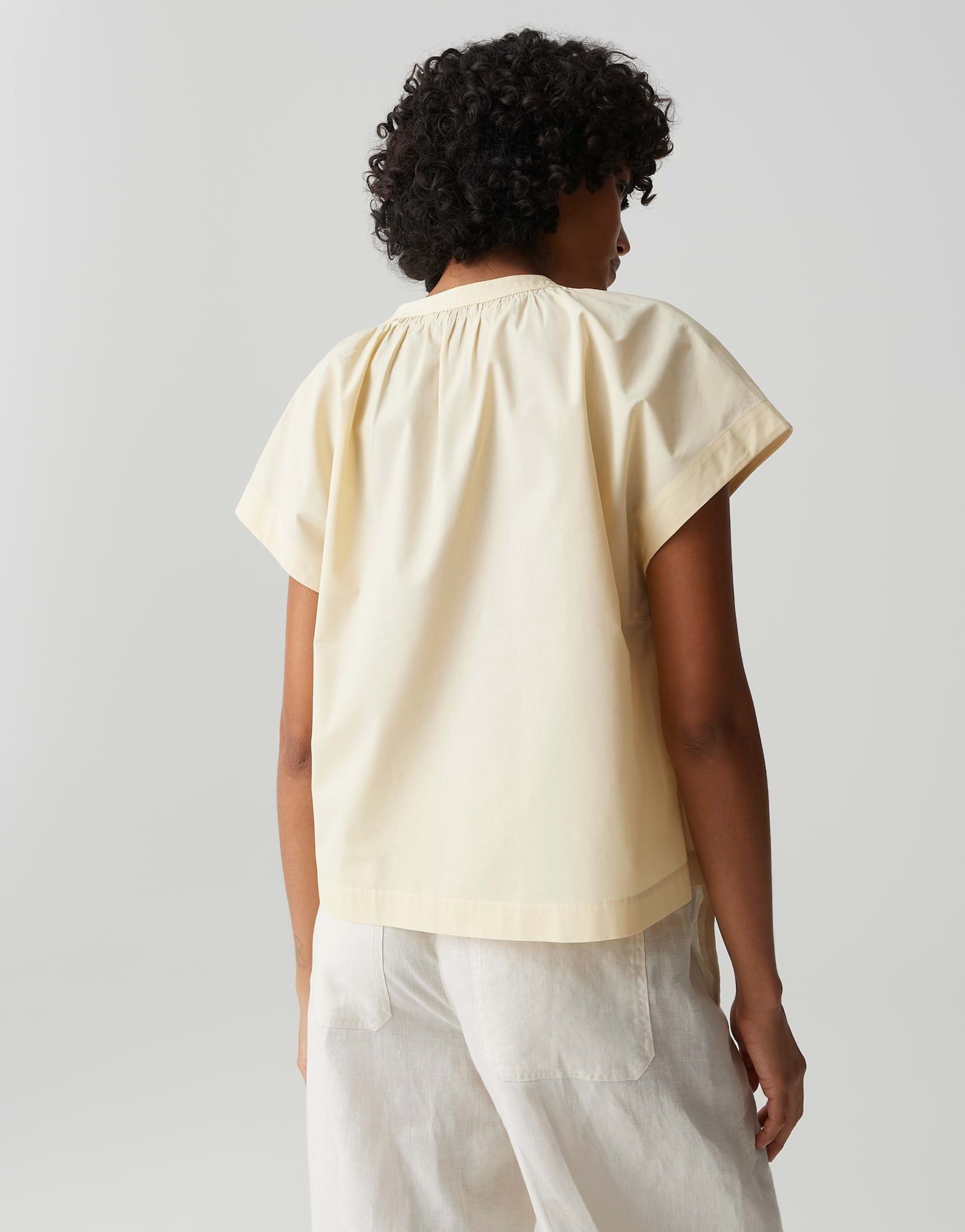 OPUS Shirtbluse Firu aus glatter Webware mit leichter Transparenz Zarte Falten geben dem Look eine lockere Leichtigkeit