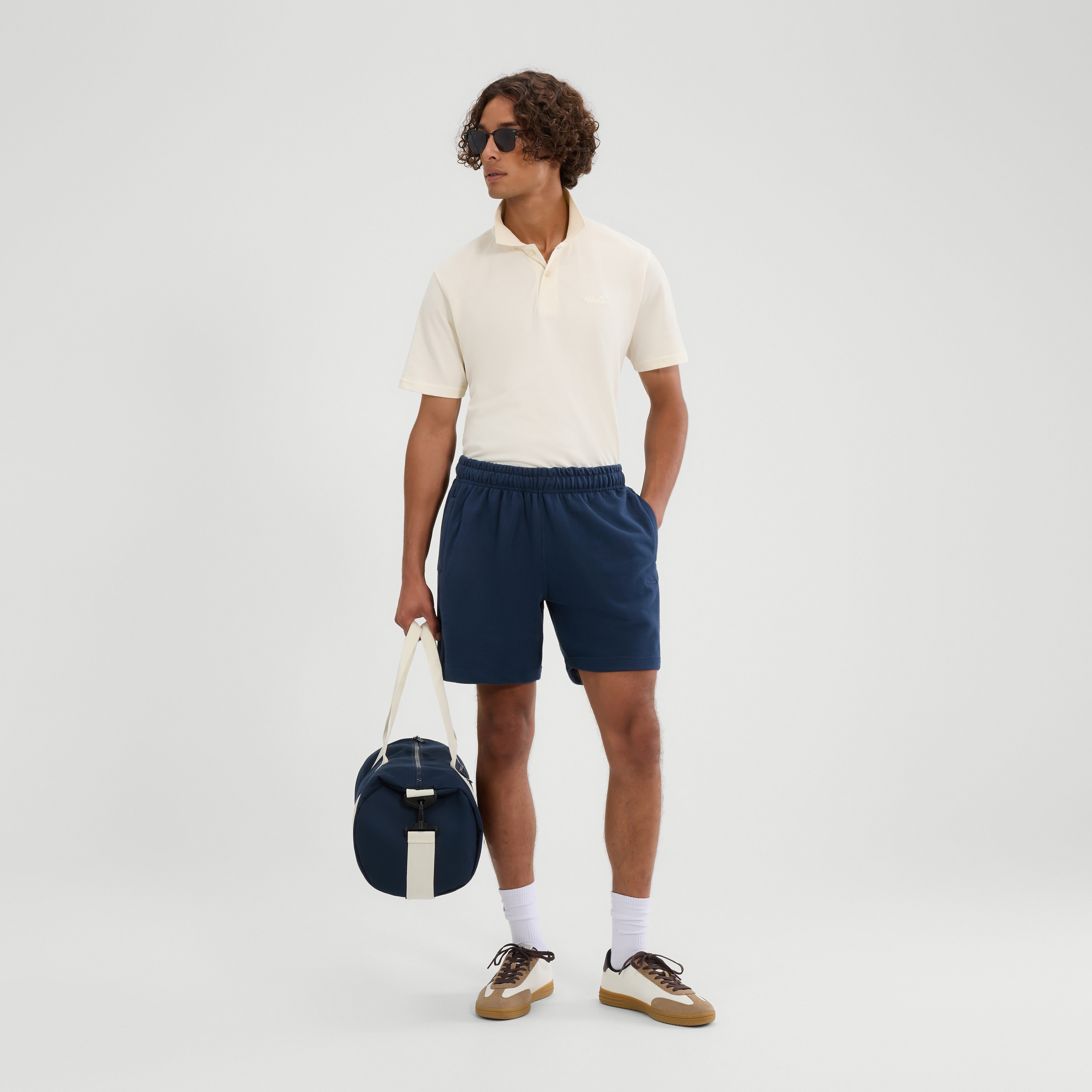 Ellesse Sweatshorts ZANICA SWEAT SHORT mit Seitennahttaschen, aus Baumwolle und Polyester
