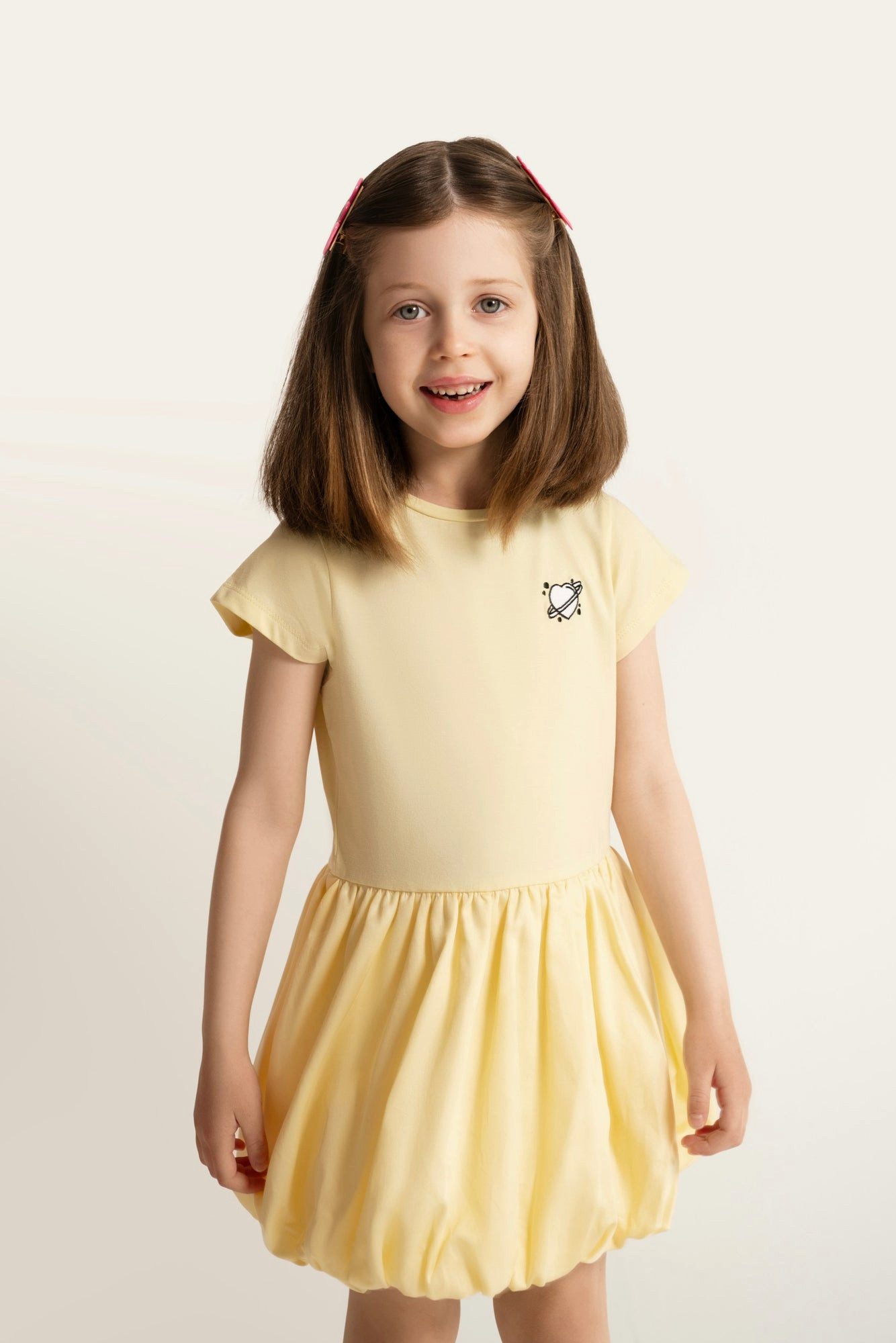 # SATURNDAY Sommerkleid Balloon-Kleid aus Baumwolle mit Herz Stickerei in gelb