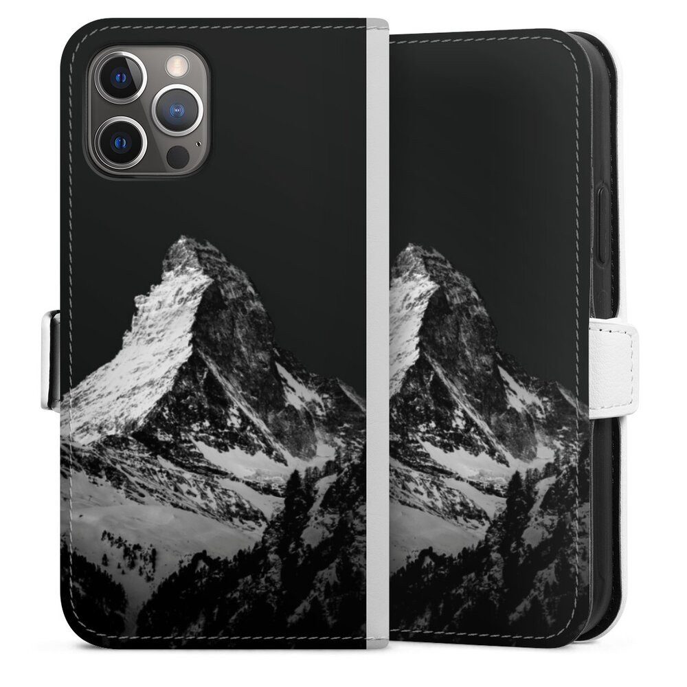 DeinDesign Handyhülle Berg Schnee Alpspitze Snow Capped Mountains Grayscale, Apple iPhone 12 Pro Hülle Handy Flip Case Wallet Cover