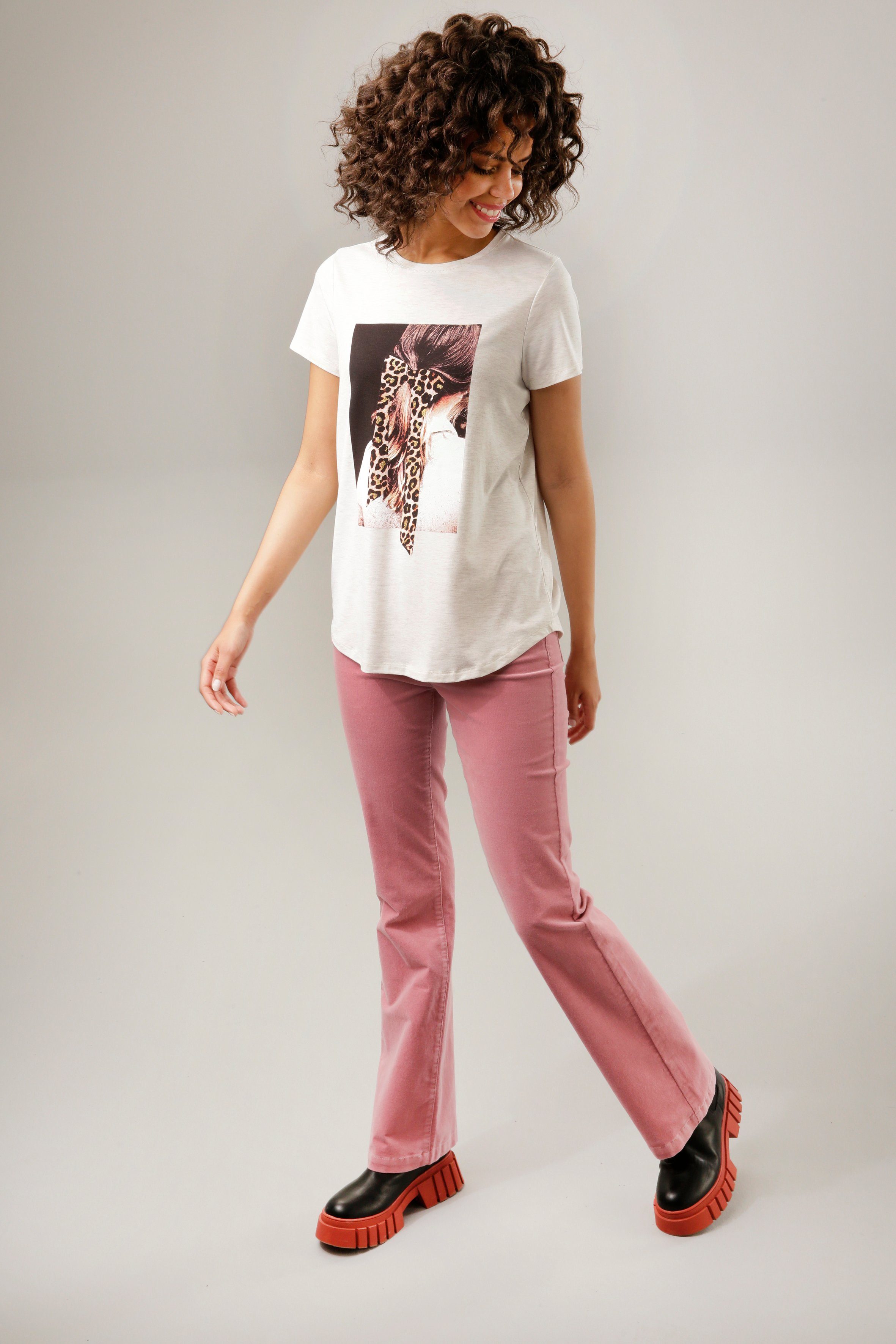 Aniston CASUAL T-Shirt mit natur-dunkelbraun-weiß-rosa-goldfarben Glitzer verziertem Frontdruck