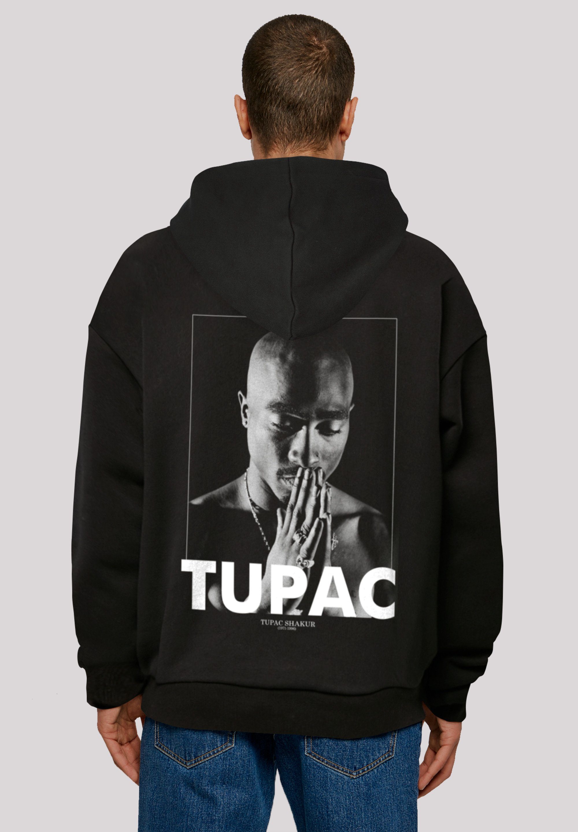 F4NT4STIC Kapuzenpullover Tupac Shakur Praying Print, Das Model ist 180 cm  groß und trägt Größe S | Hoodies