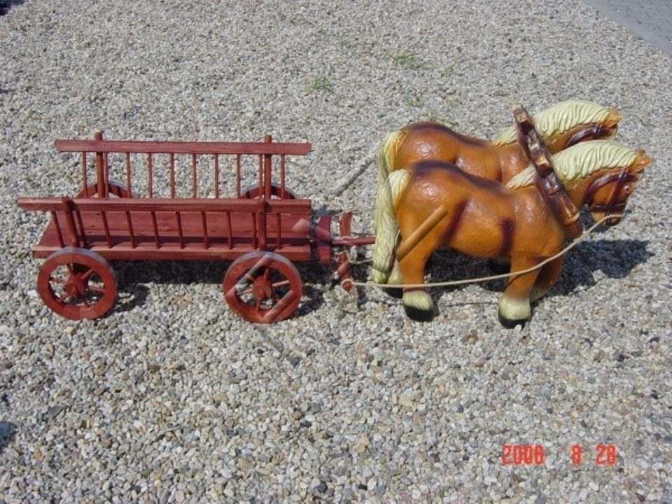 JVmoebel Skulptur Design Pferd mit Wagen Figur Garten Statue Skulptur Figuren Skulpturen Deko Neu