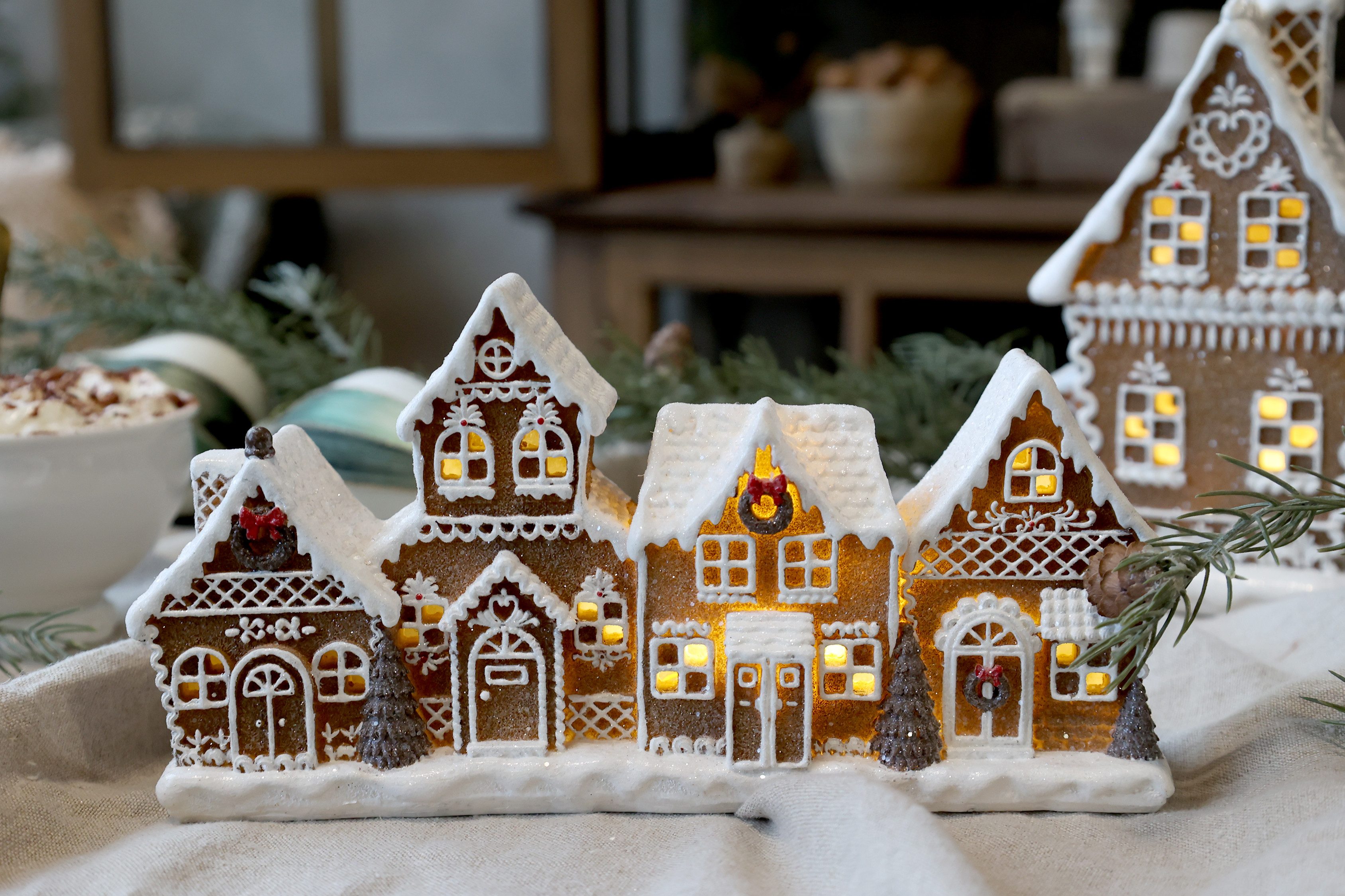 Chic Antique LED Dekoobjekt Chic Antique Noël Lebkuchenhäuser mit LED L 24,5cm 52084620, LED fest integriert