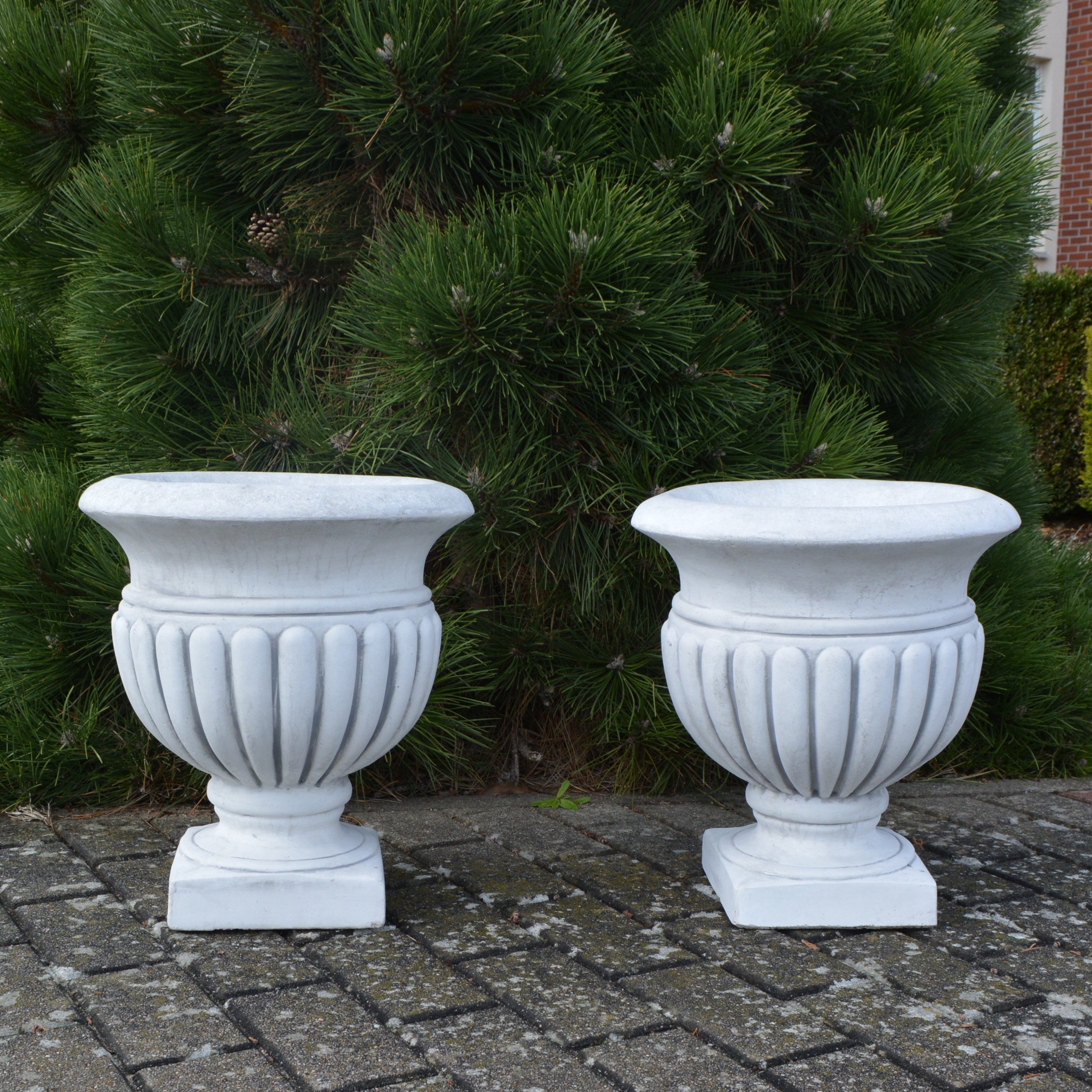 gartendekoparadies.de Pflanzkübel 2 Pflanzvasen Steinguss Set 39 cm je 27 kg (2er-Set), Frostsicher