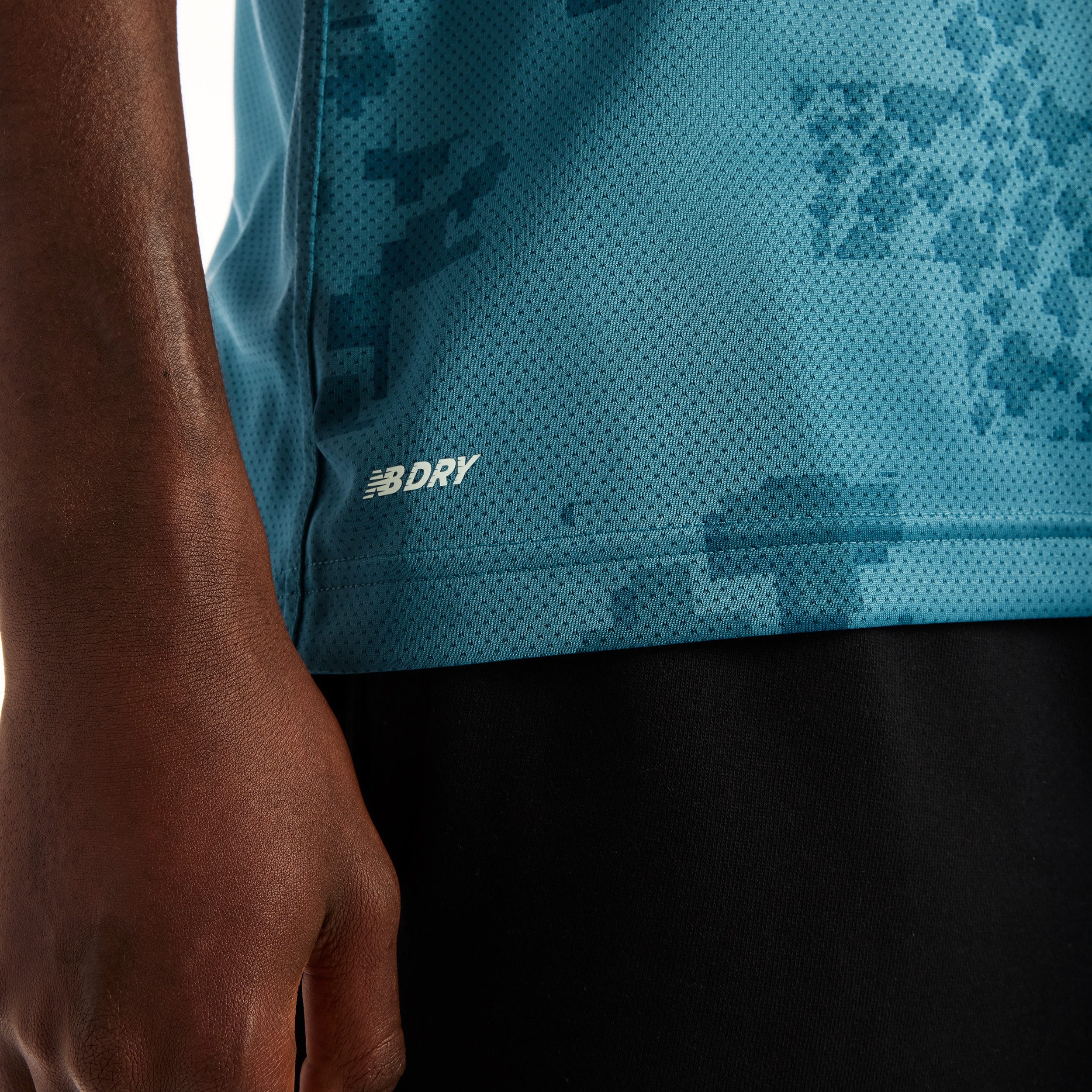 New Balance T-Shirt Bayer 04 26/27 Match Jersey mit Rundhalsausschnitt, Kurzarm-Ausführung, Jersey-Oberfläche