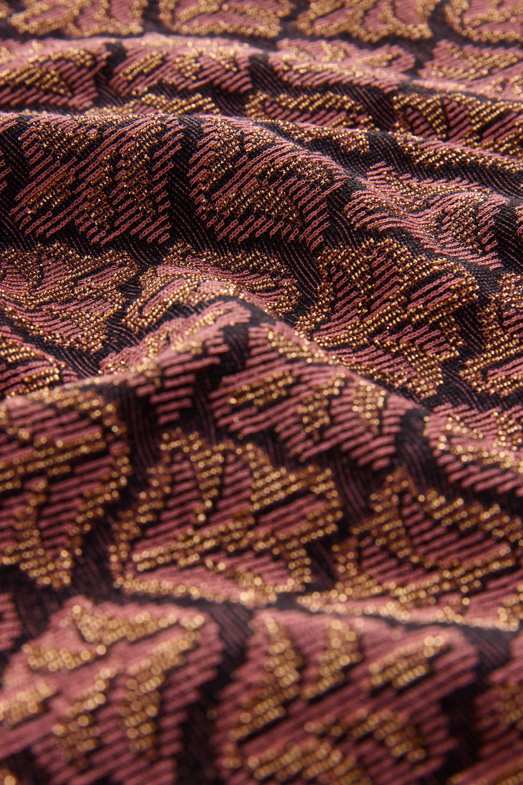 Next Midikleid Glitzerndes Midikleid mit Bindegürtel (1-tlg)