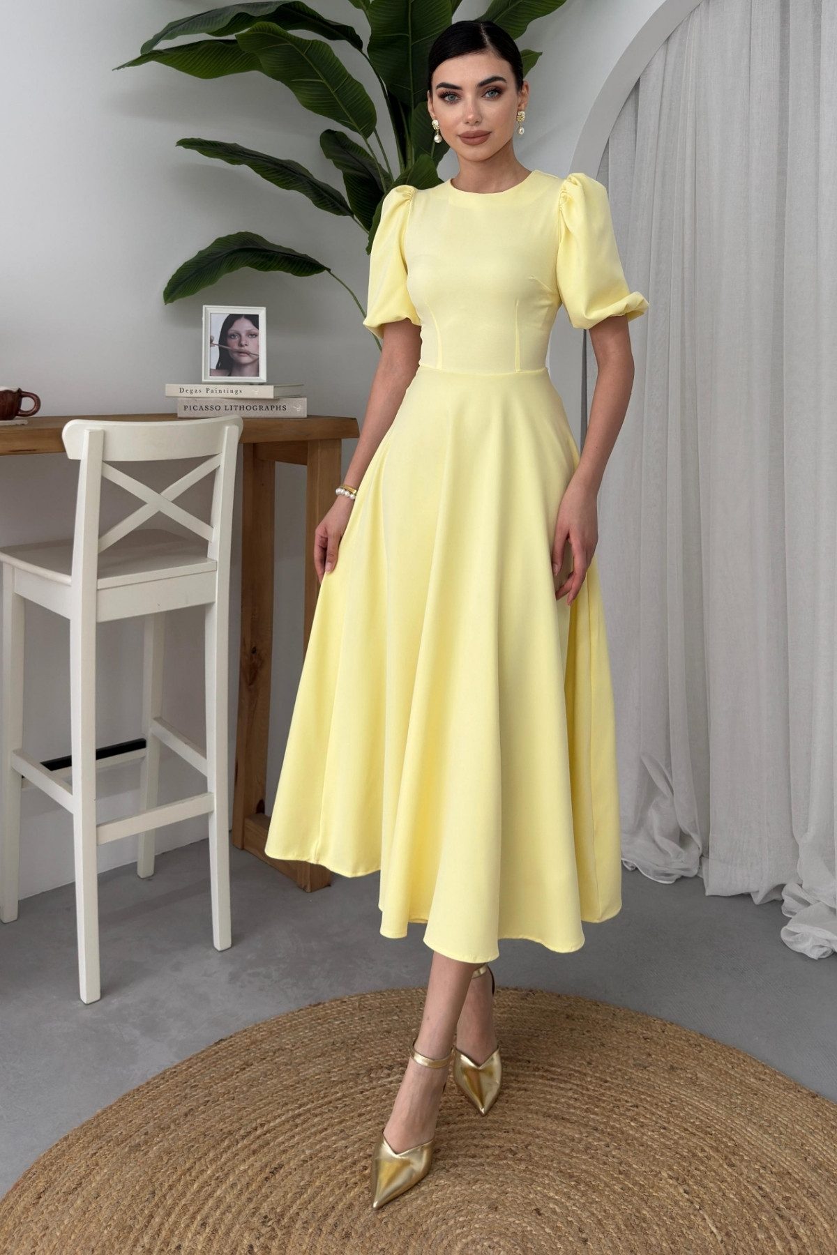 Midikleid Abendkleid mit Rundhalsausschnitt, Midi-Länge und ausgestelltem Rock