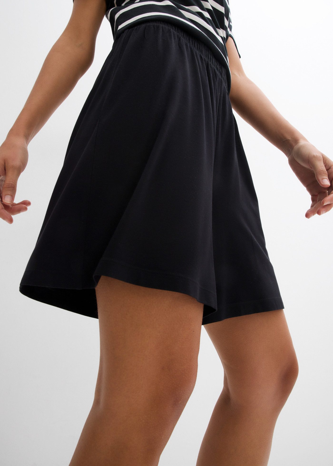 bonprix Shorts mit Schlupfbund, aus Viskose, Loose Fit, in verschiedenen Größen