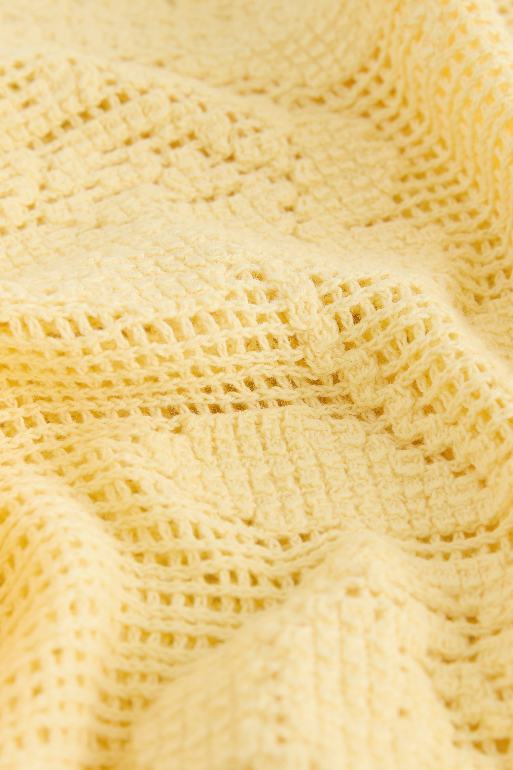 Next Kurzarmpullover Kurzärmeliges T-Shirt mit Häkelblumen (1-tlg)