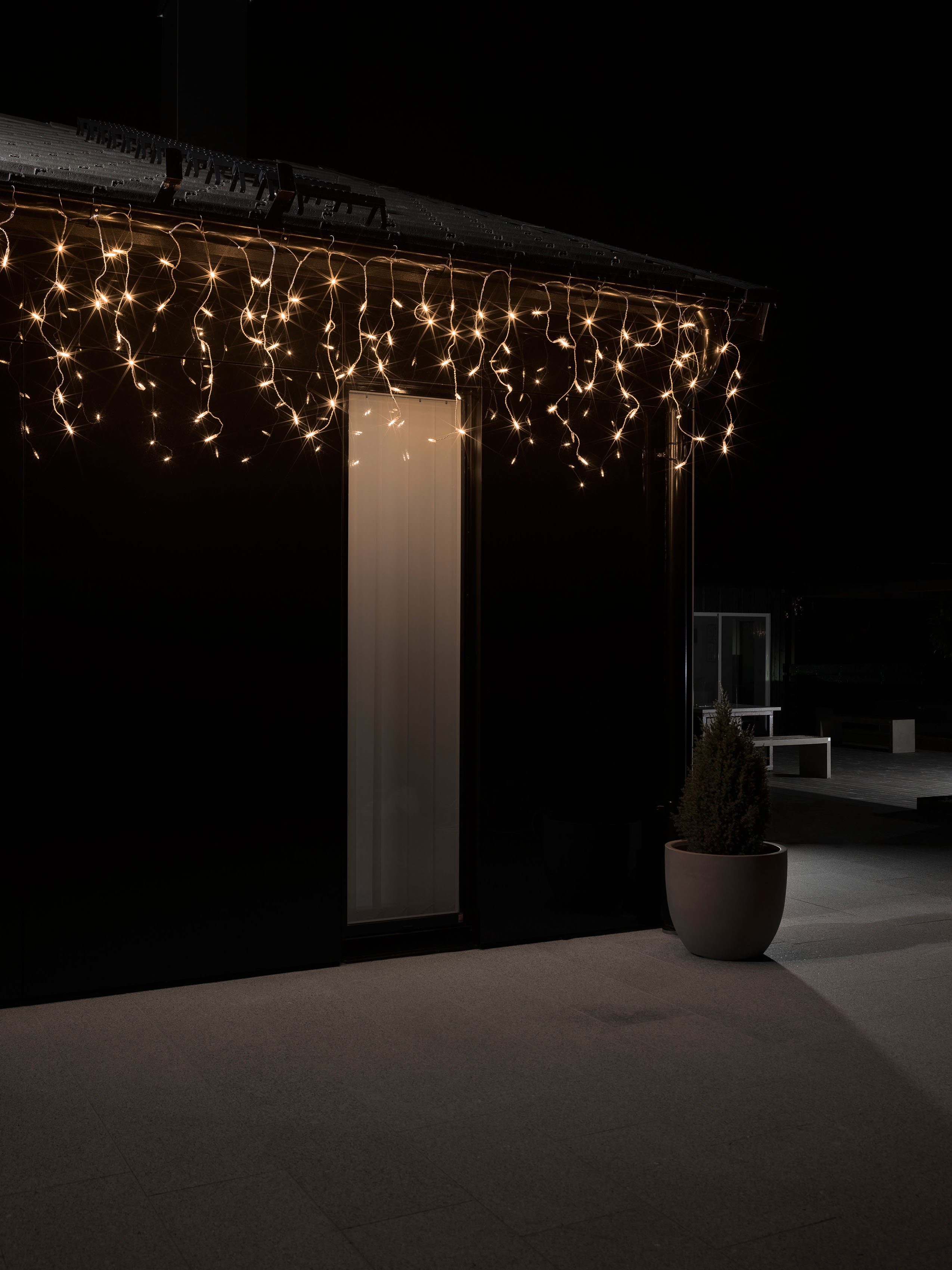 KONSTSMIDE LED-Lichtervorhang Weihnachtsdeko aussen, LED 96 96-flammig, Lichtervorhang, Eisregen bernsteinfarbene Dioden